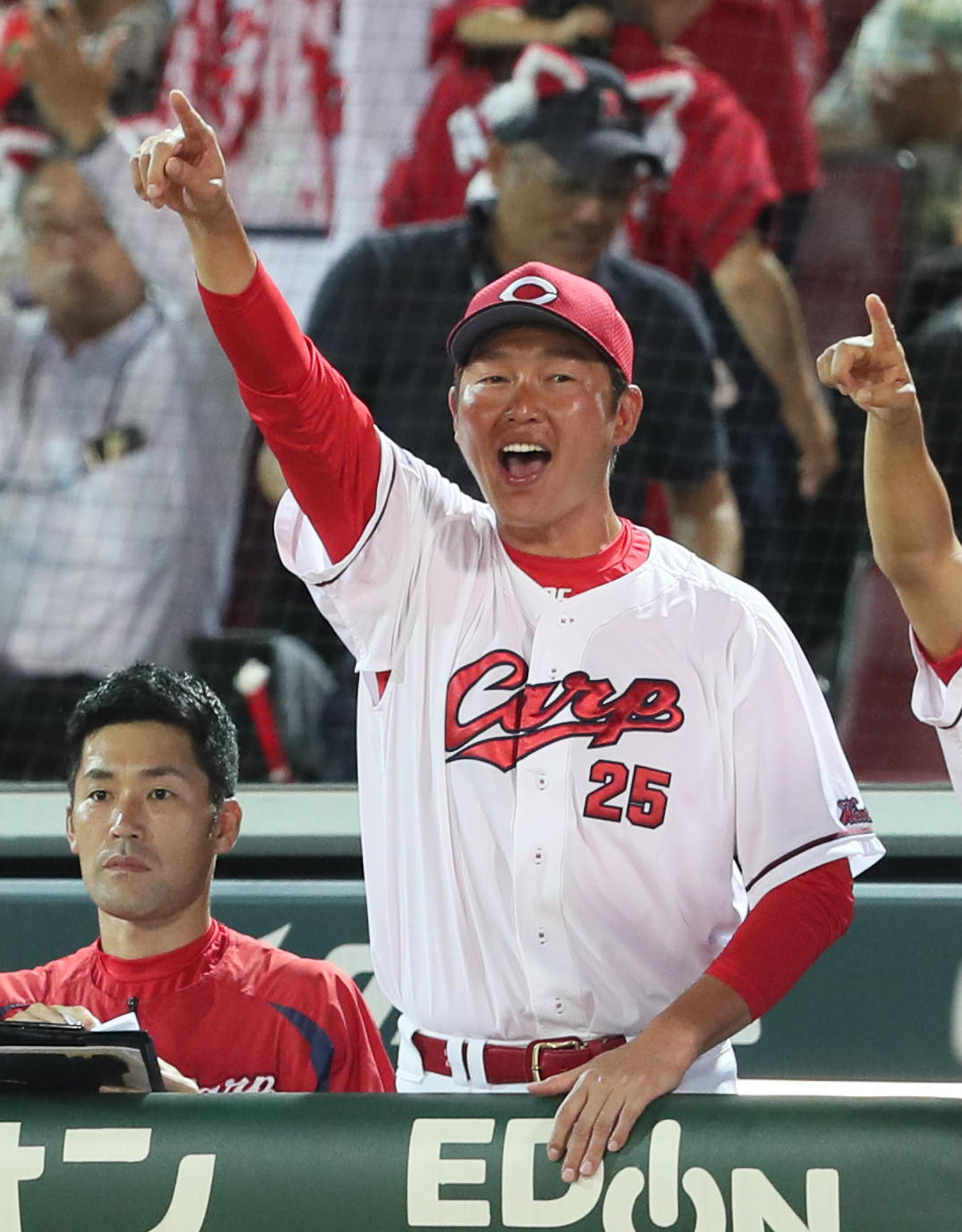 広島、新井貴浩監督に続投要請へ　松田オーナー「よくやってくれた」