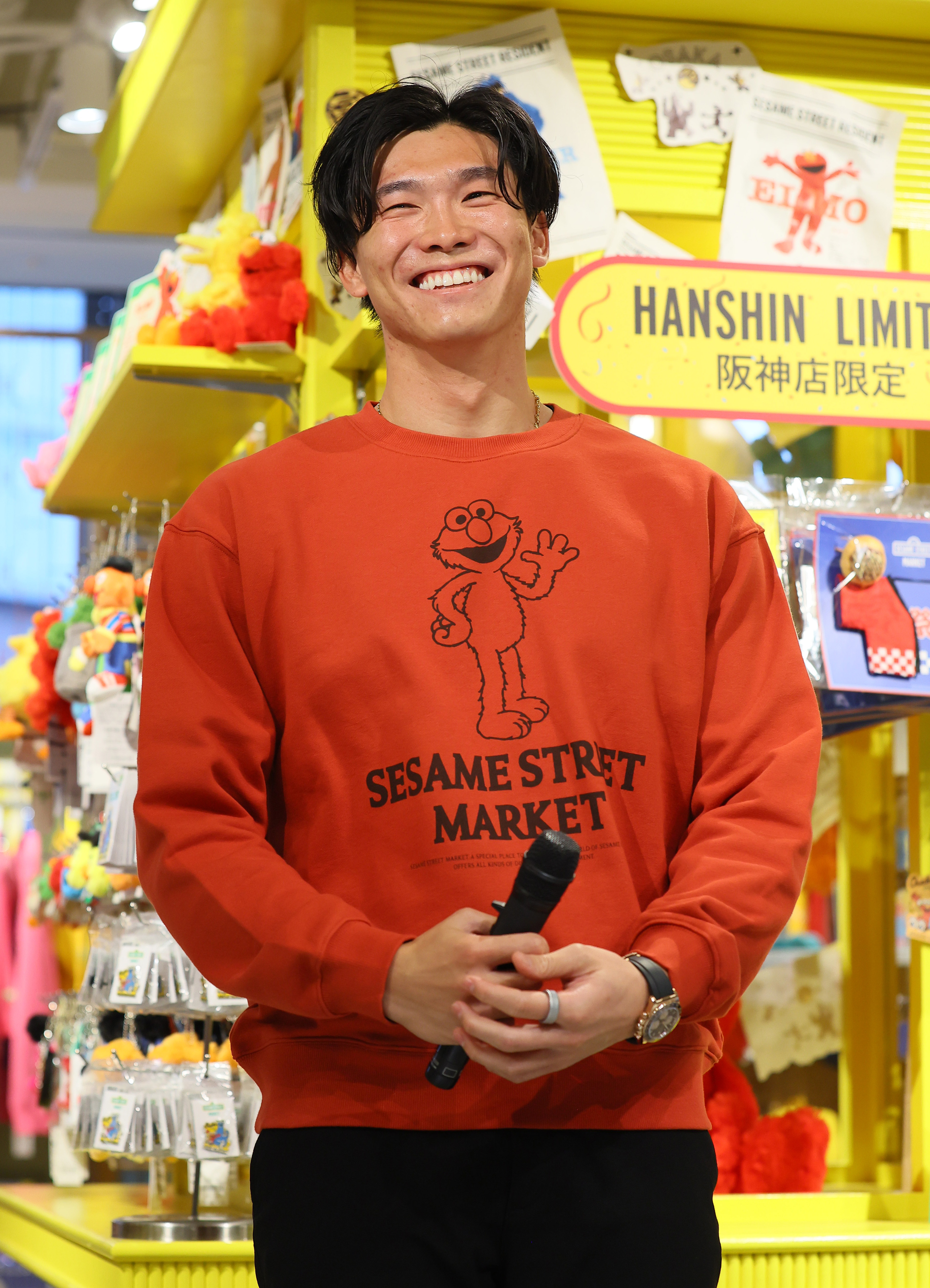 阪神・湯浅京己、エルモのトレーナー着て「挑戦することは一番大事