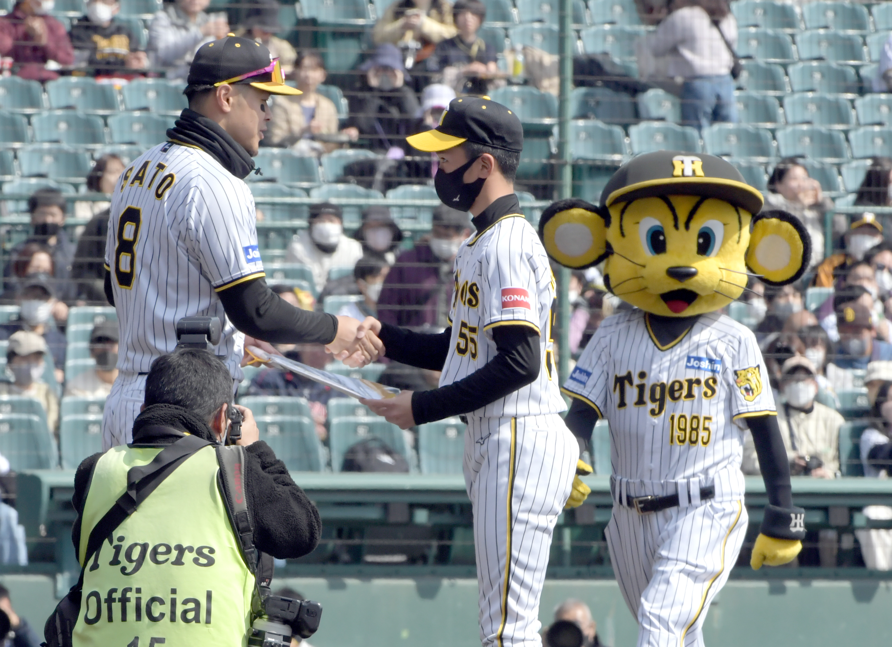 虎のソナタ】歌が、鳴り物が、プロ野球の日常が戻ってきた 甲子園で