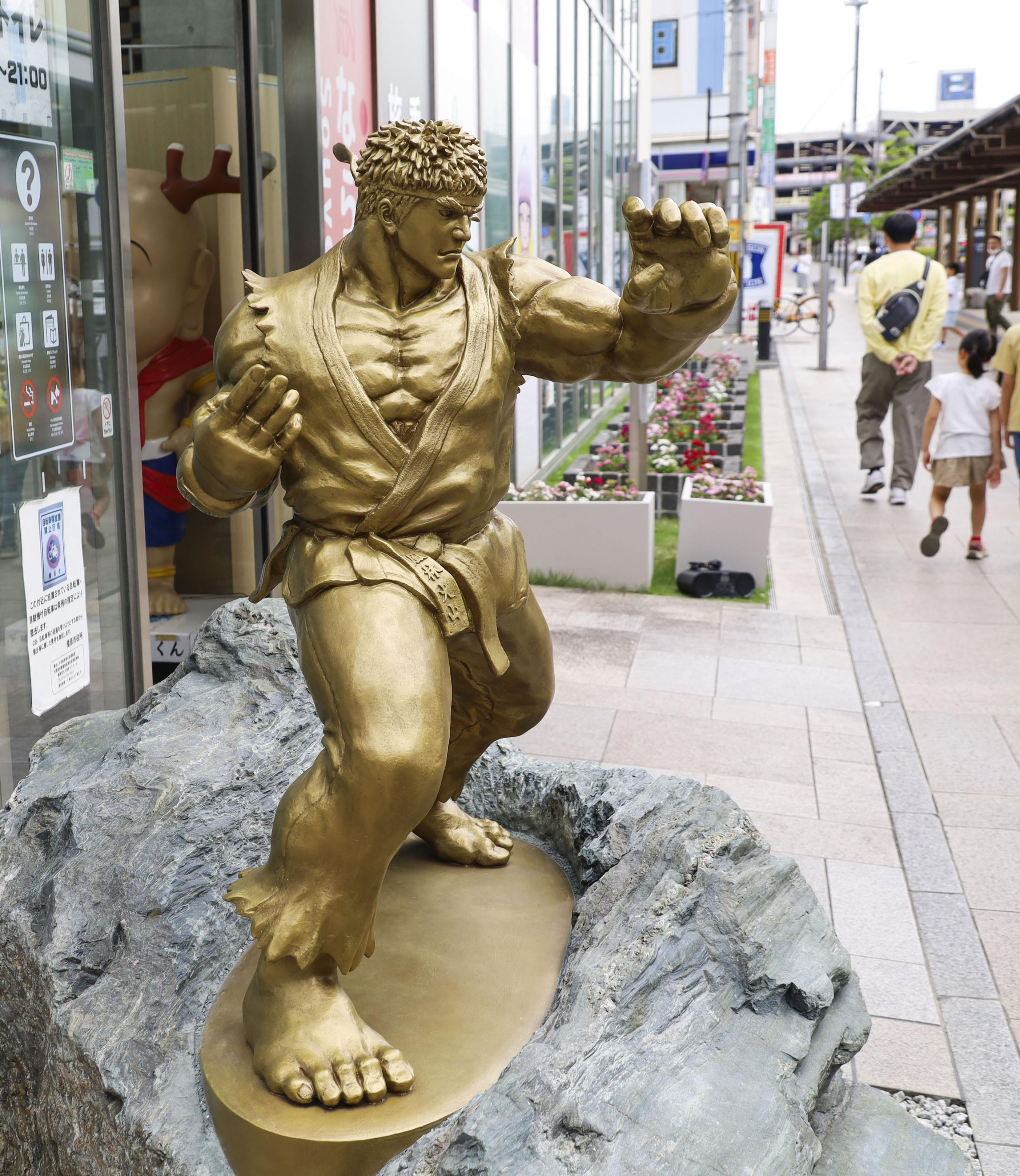 リュウ」の銅像設置 奈良県、「ストリートファイター」のキャラクター