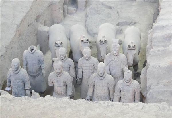 藤本欣也の中国探訪】ニセの兵馬俑まで登場！ 西安の観光客争奪冬の陣