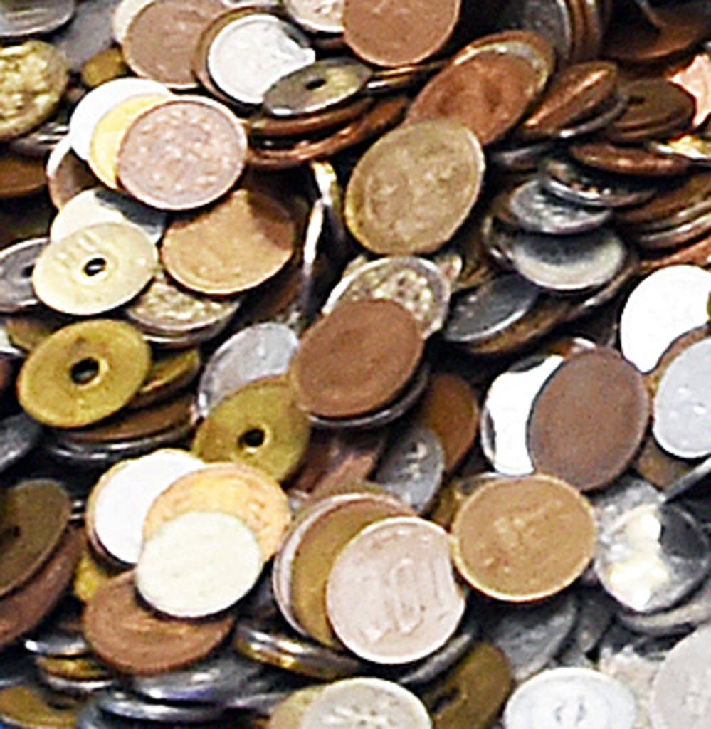 ゆうちょ銀行の有料化で波紋 入金枚数に応じて手数料「小銭貯金どうすれば！？」 森永卓郎氏「『庶民は来るな』と言っているに等しい」（1/2ページ） -  zakⅡ