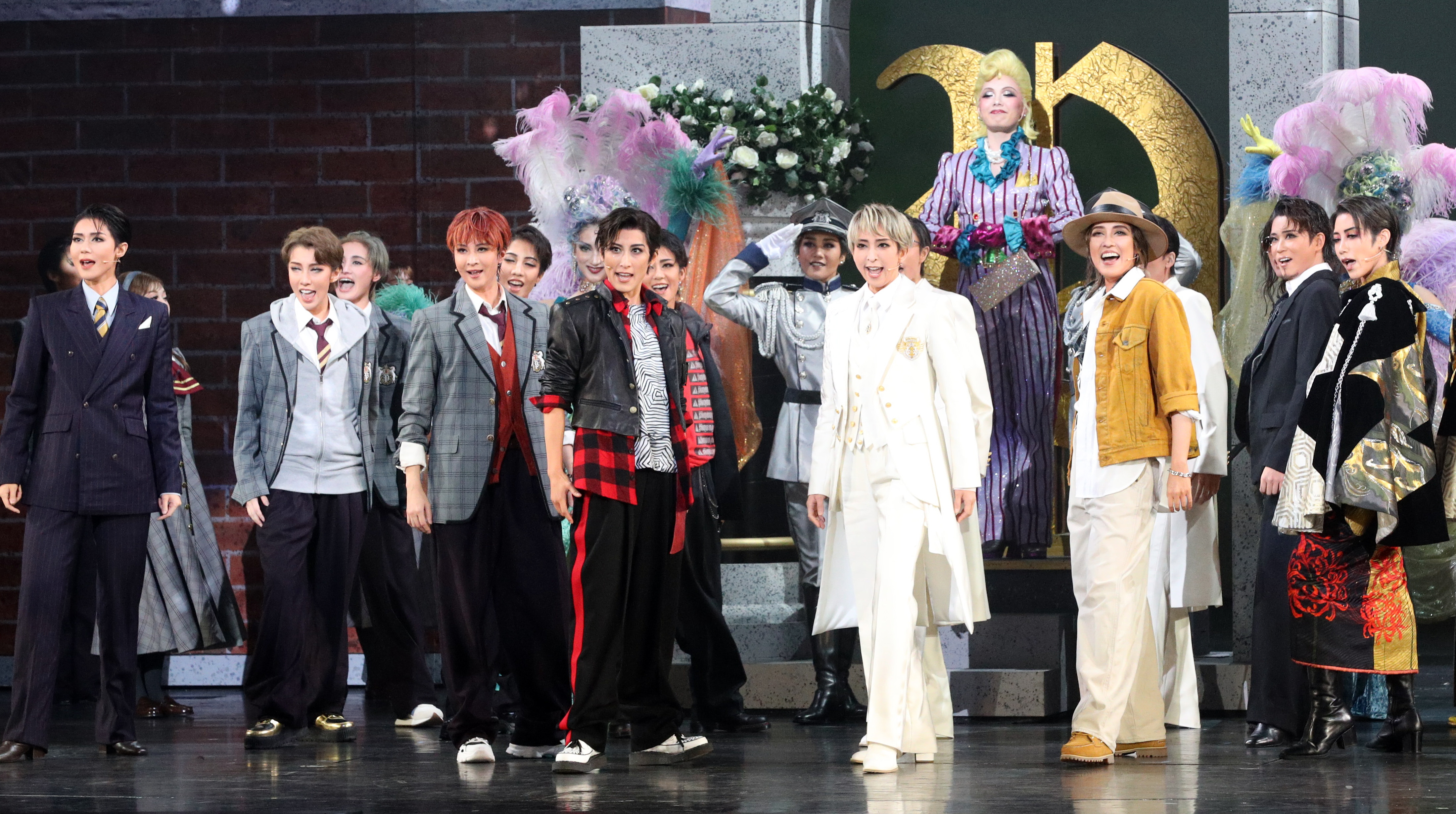 個性派王子が競演、男役スターの“見本市“に 宝塚宙組PRINCE OF LEGEND