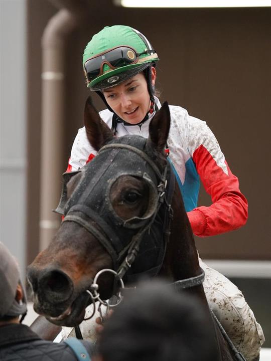 フォトギャラリー】美人すぎるミシェル騎手が話題！ ネット「川崎競馬