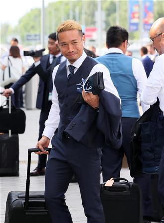 じじいジャパン だ 長友 ２２年ｗ杯へ堂々出場宣言 長男に 雄姿見せたい 1 4ページ イザ