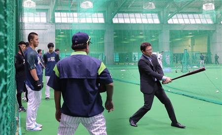 高津ヤクルトに古田コーチが直接指導 ノムさん愛弟子共闘 1 2ページ サンスポ