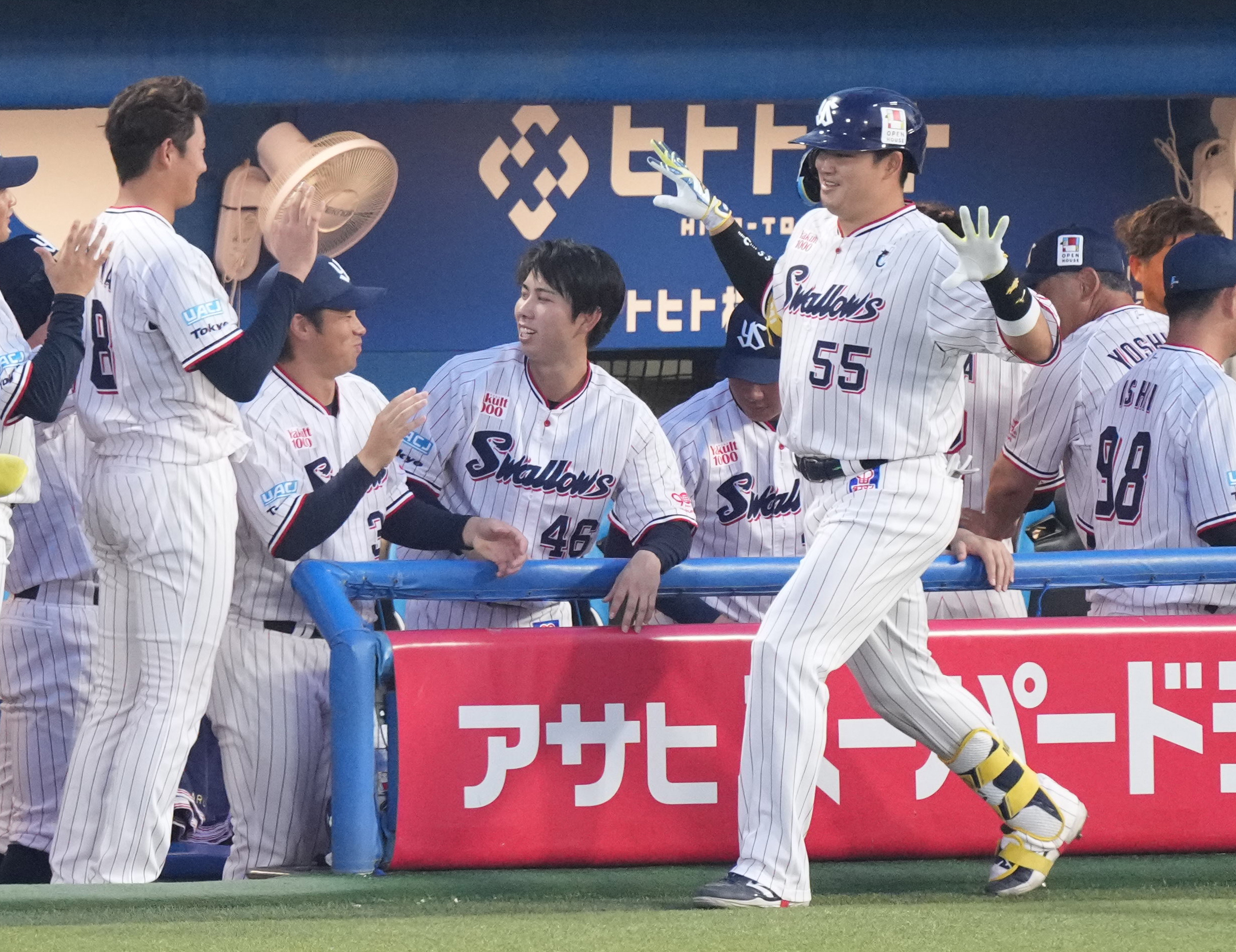 ヤクルト・村上宗隆が自身最速10号 手のひらクルクル「55ポーズ」も出