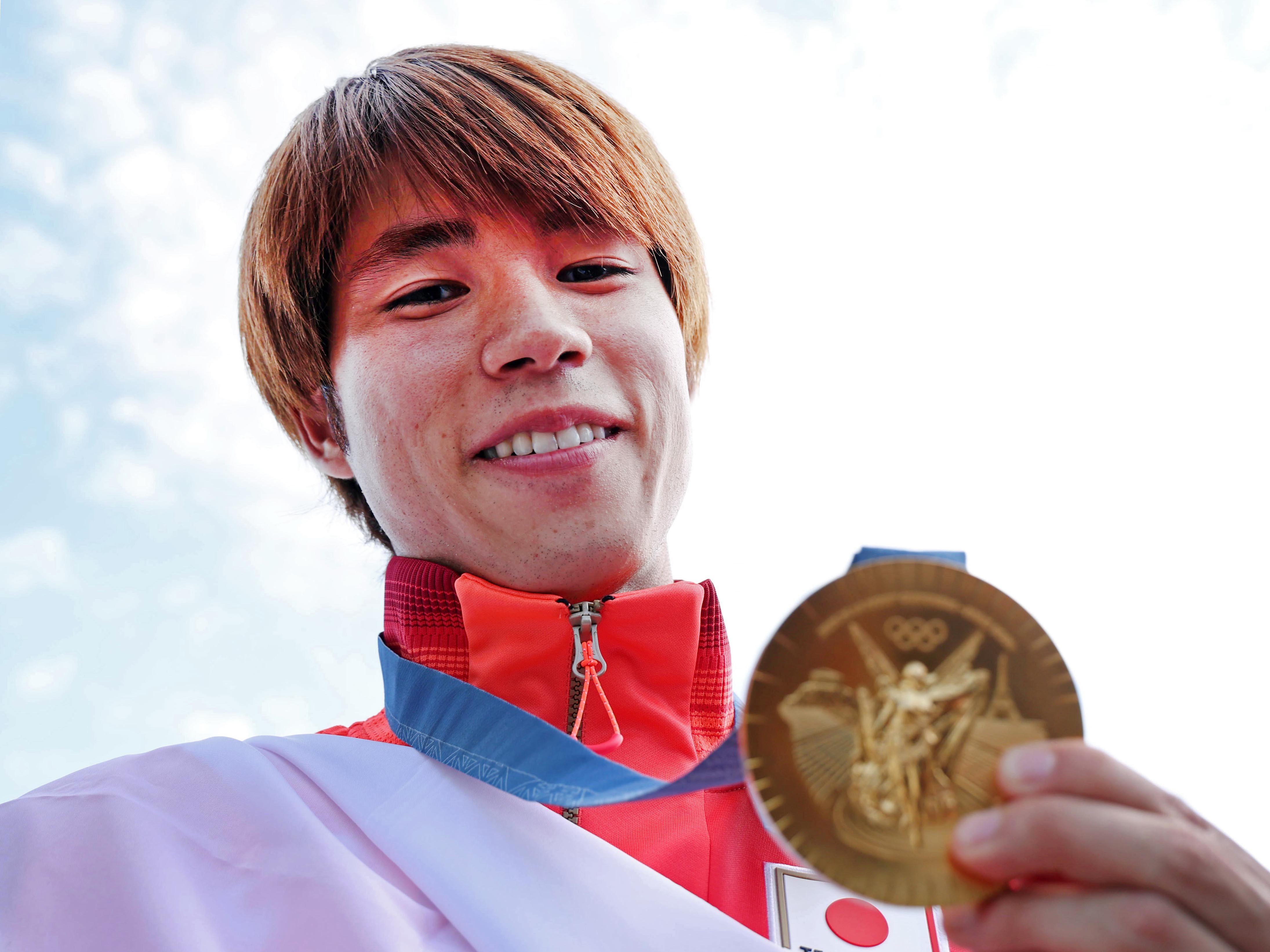証拠写真有！　スケボー　堀米雄斗　直筆サイン色紙　パリ　東京五輪　金メダル2連覇 83876_ext_04_0_L.jpg