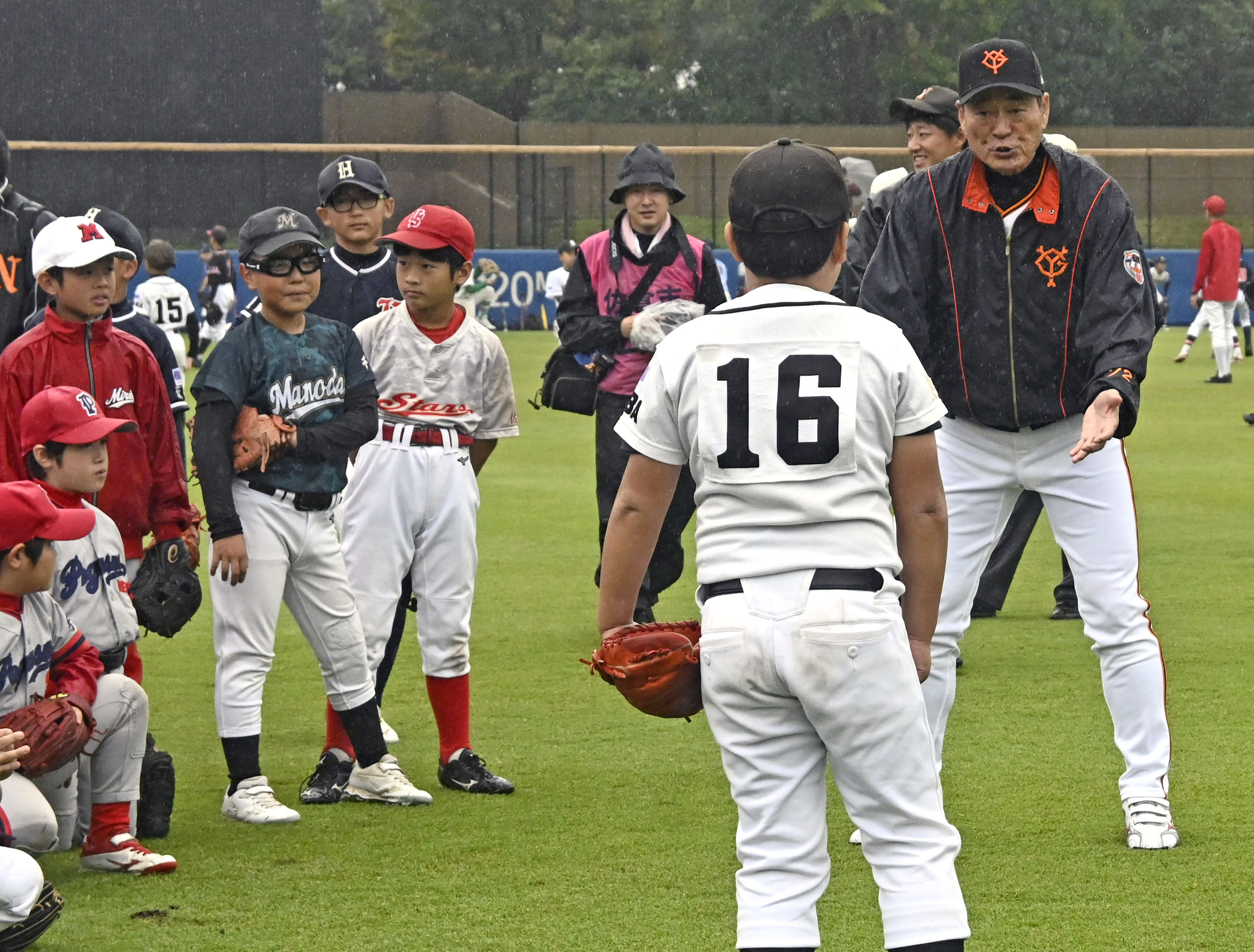 千葉で長嶋茂雄さんの野球教室開催 「自分のベスト鍛えよう」中畑清さんらが指導 - 産経ニュース