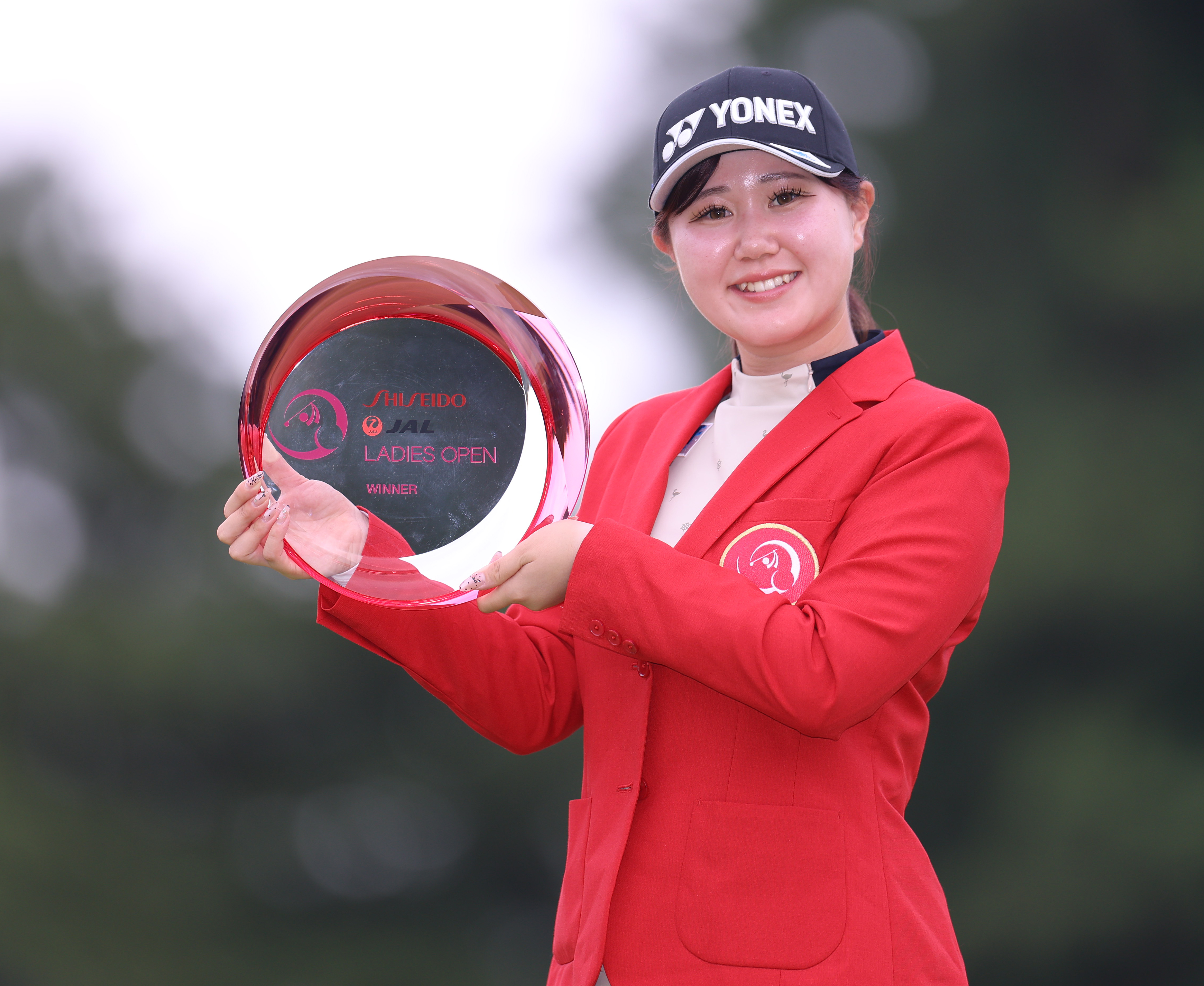 史上最多7人プレーオフ、21歳・倉林紅が制し初V 女子ゴルフ資生堂・JAL