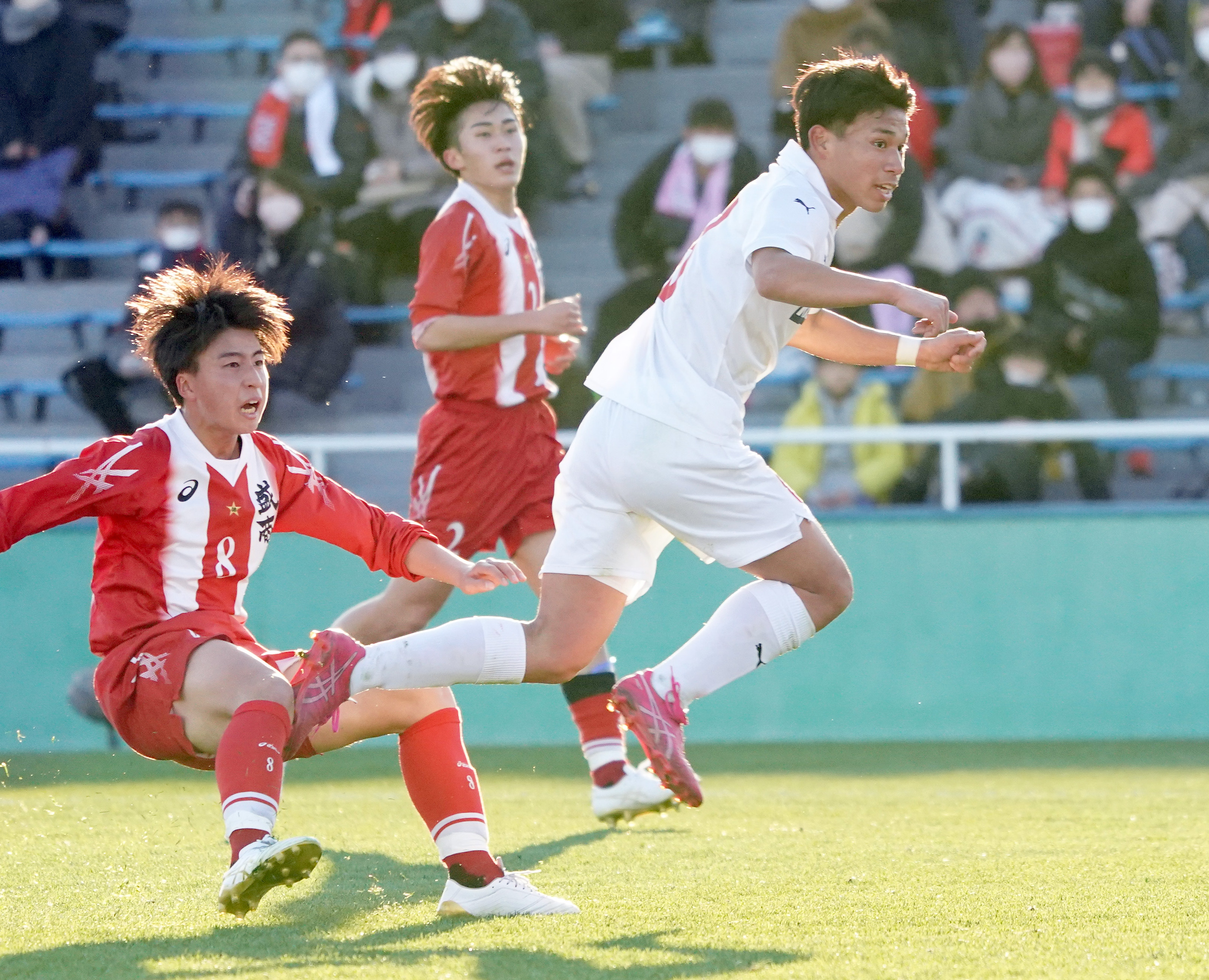 履正社6点爆勝 超攻撃型サイドバック西坂が2得点／高校サッカー