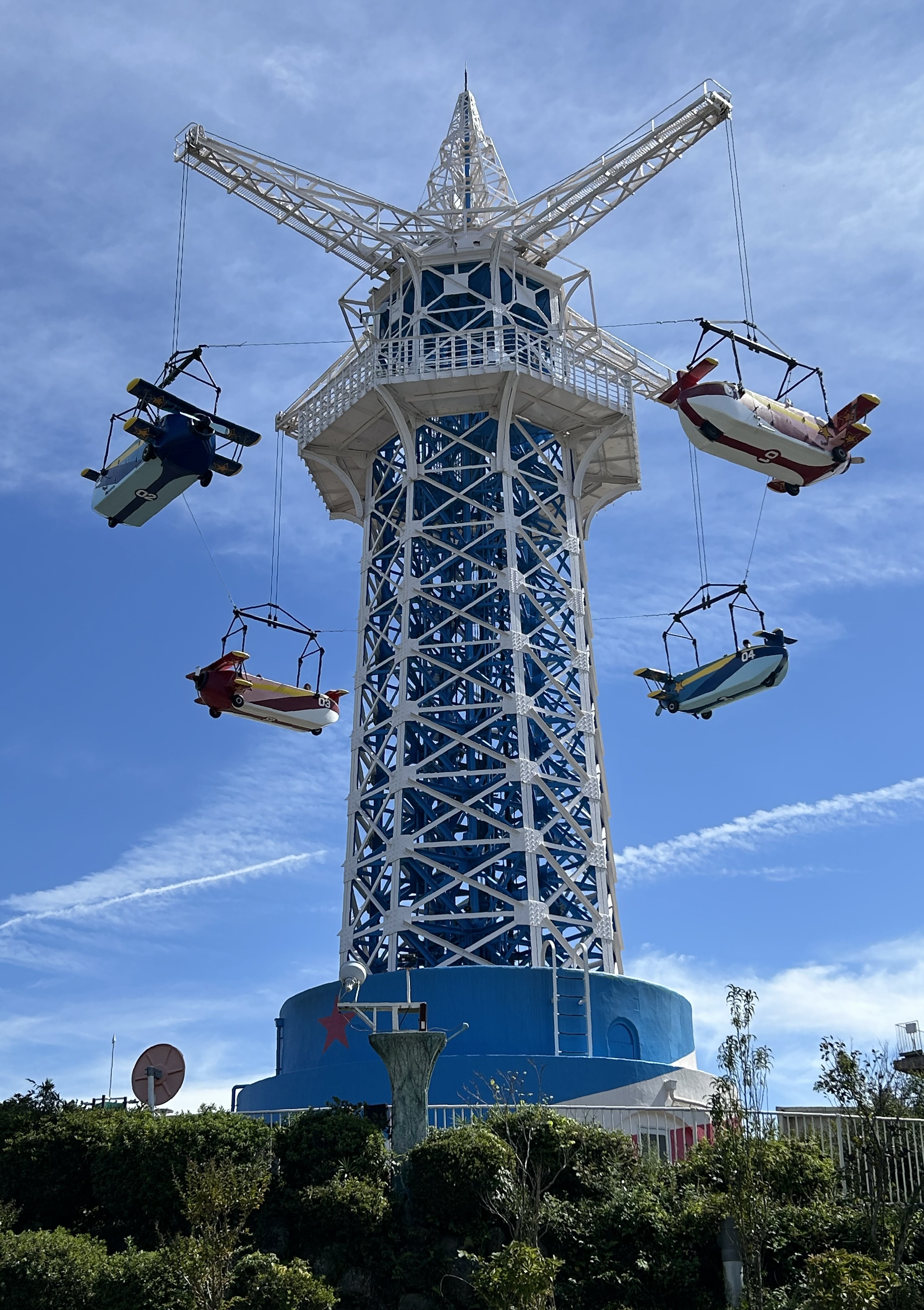 知る人ぞ知る県境の「隠れ家」遊園地 最大の売りは超絶絶景だった