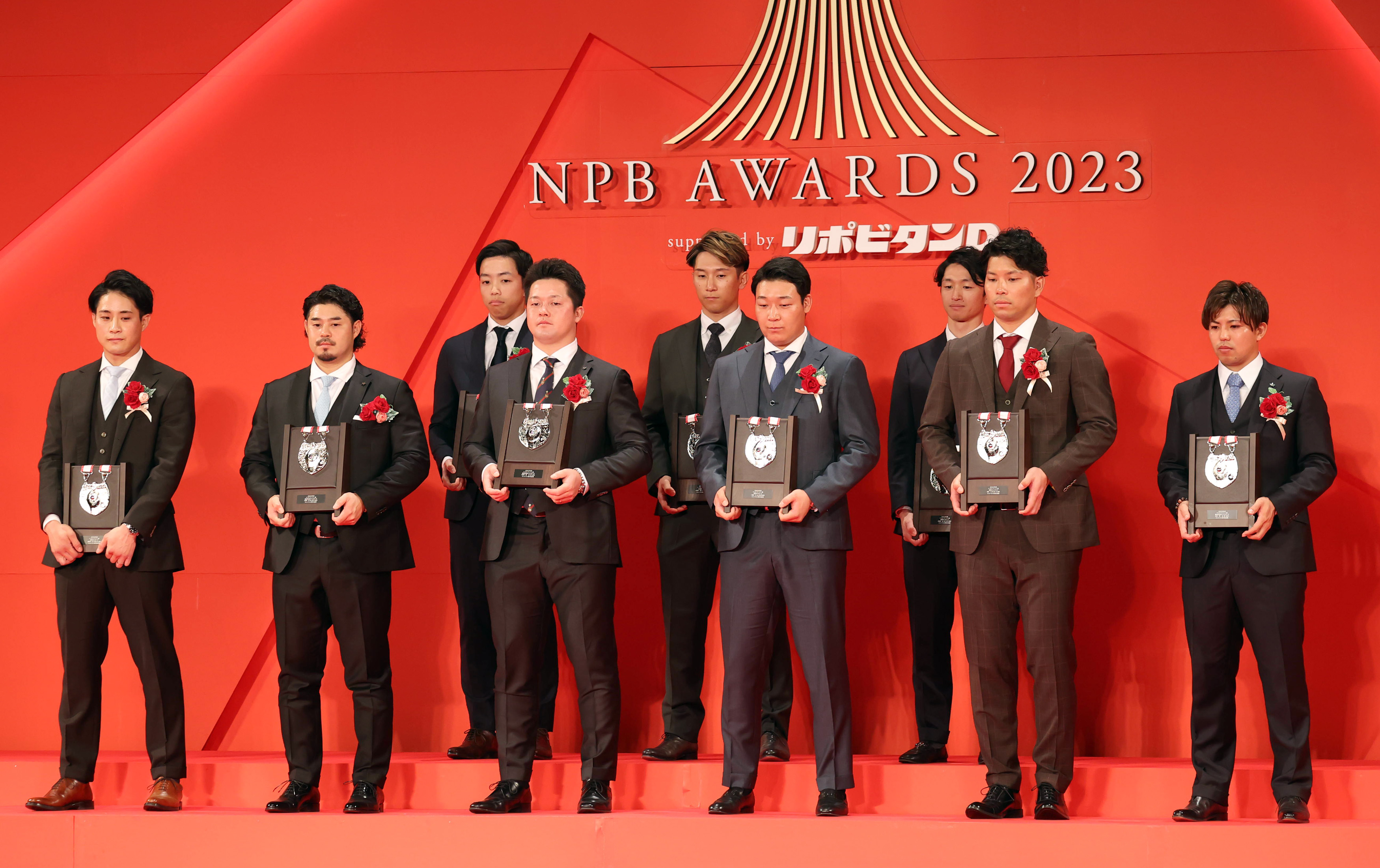 大城卓三 ホームベース型ミニペナント 巨人・大城卓三、2度目ベストナインに「個人としてはいいシーズンだっ