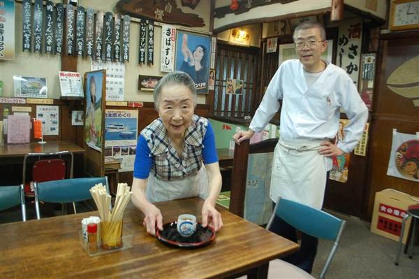 来年創業１２０年 レトロ食堂が人を呼ぶ 昭和の大スターのポスターずらり 滋賀 長浜の中島屋食堂 産経ニュース