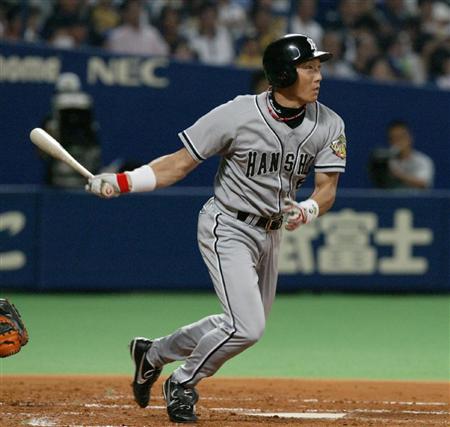 石*樹様 阪神タイガース　ディベイニー　ビジター　ユニフォーム(L) 虎、V2度黄金ビジターユニで敵地を適地に！能見「いいキッカケ」（3