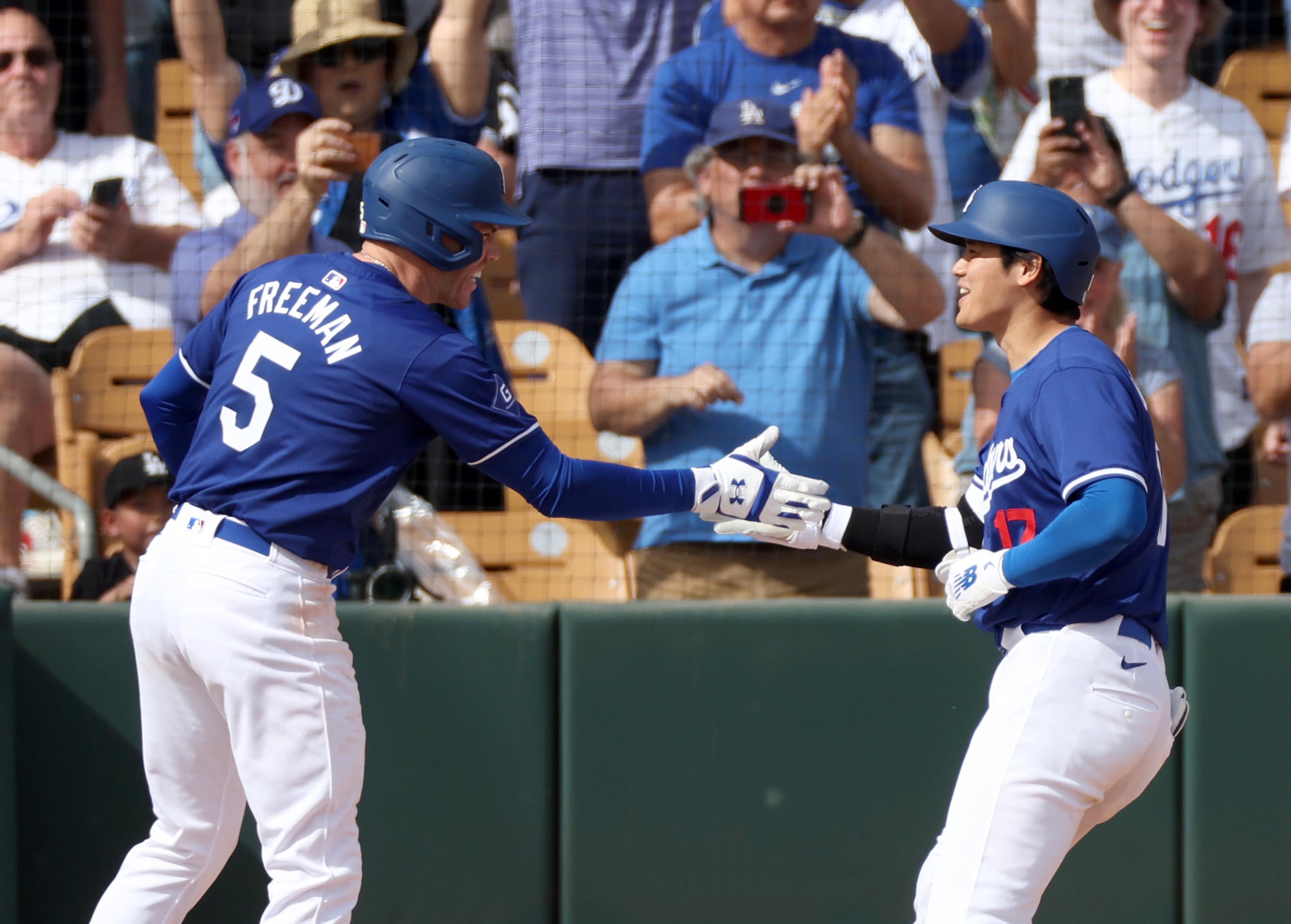 レア】ドジャース MVPトリオヘルメット3個セット 05-13-300x169.jpg