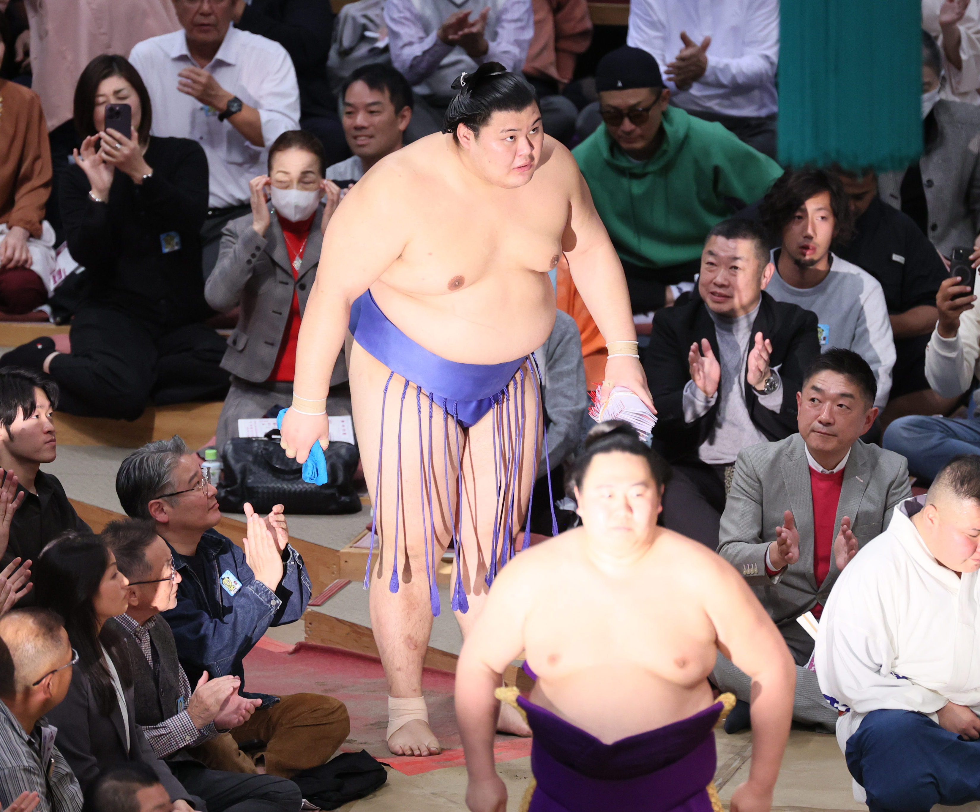 大の里が若元春を寄り倒し唯一の全勝 琴桜は宇良に敗れ3敗目／九州場所