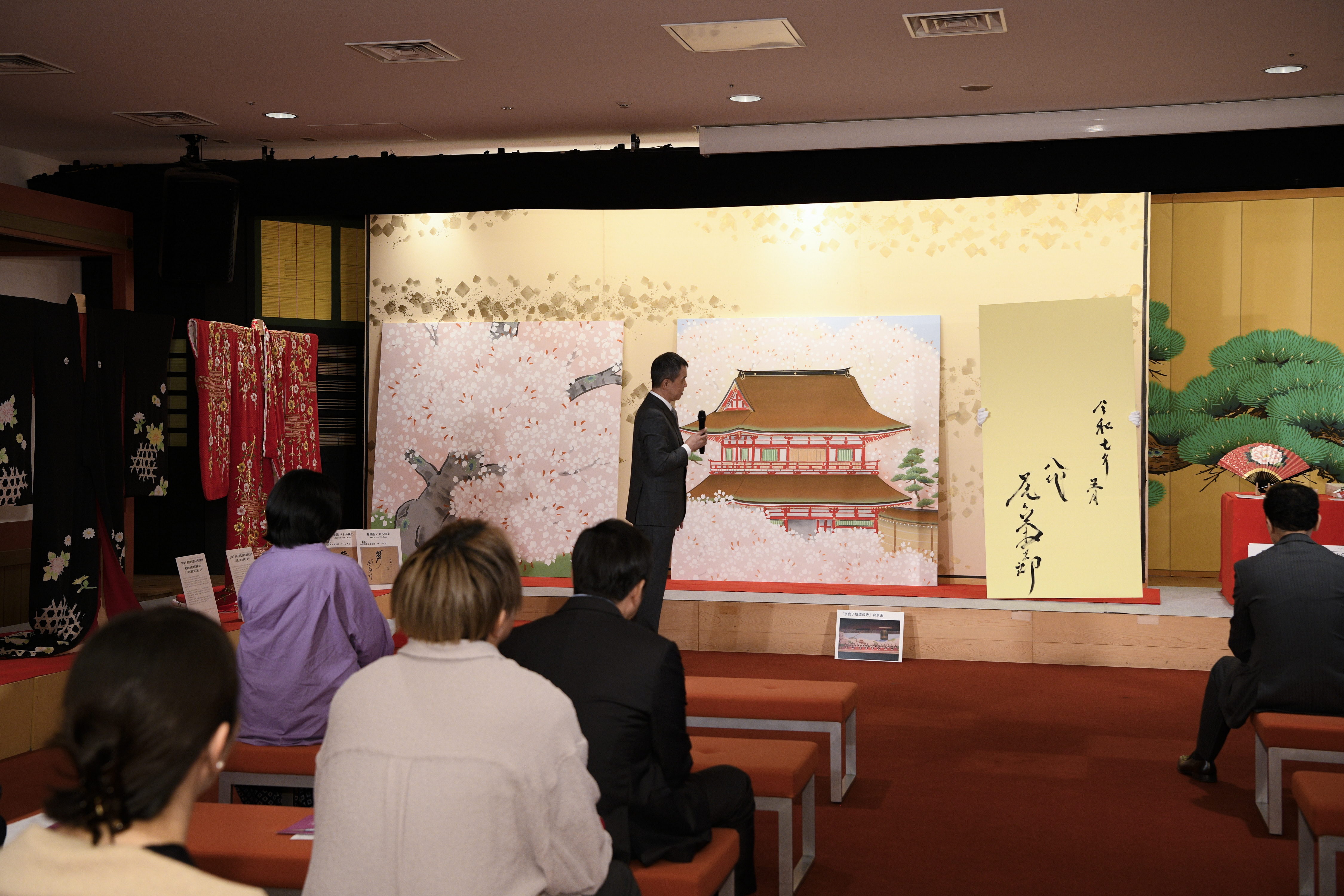 上村松篁 桃花 木版画 文寿礼三 竹中清八 サイン 落款 187/200 E4CDCAUOVNNMTNA7HFOD6BBLWY.jpg