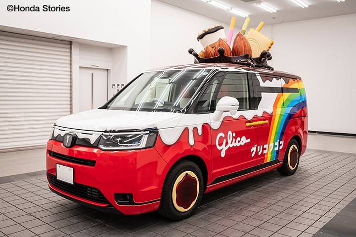 食欲そそるお菓子のクルマ「グリコワゴン」2代目誕生 江崎グリコ