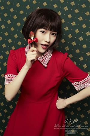 まゆゆ パッツンもショートもキュート 初舞台のミュージカル アメリ で主演 1 3ページ イザ