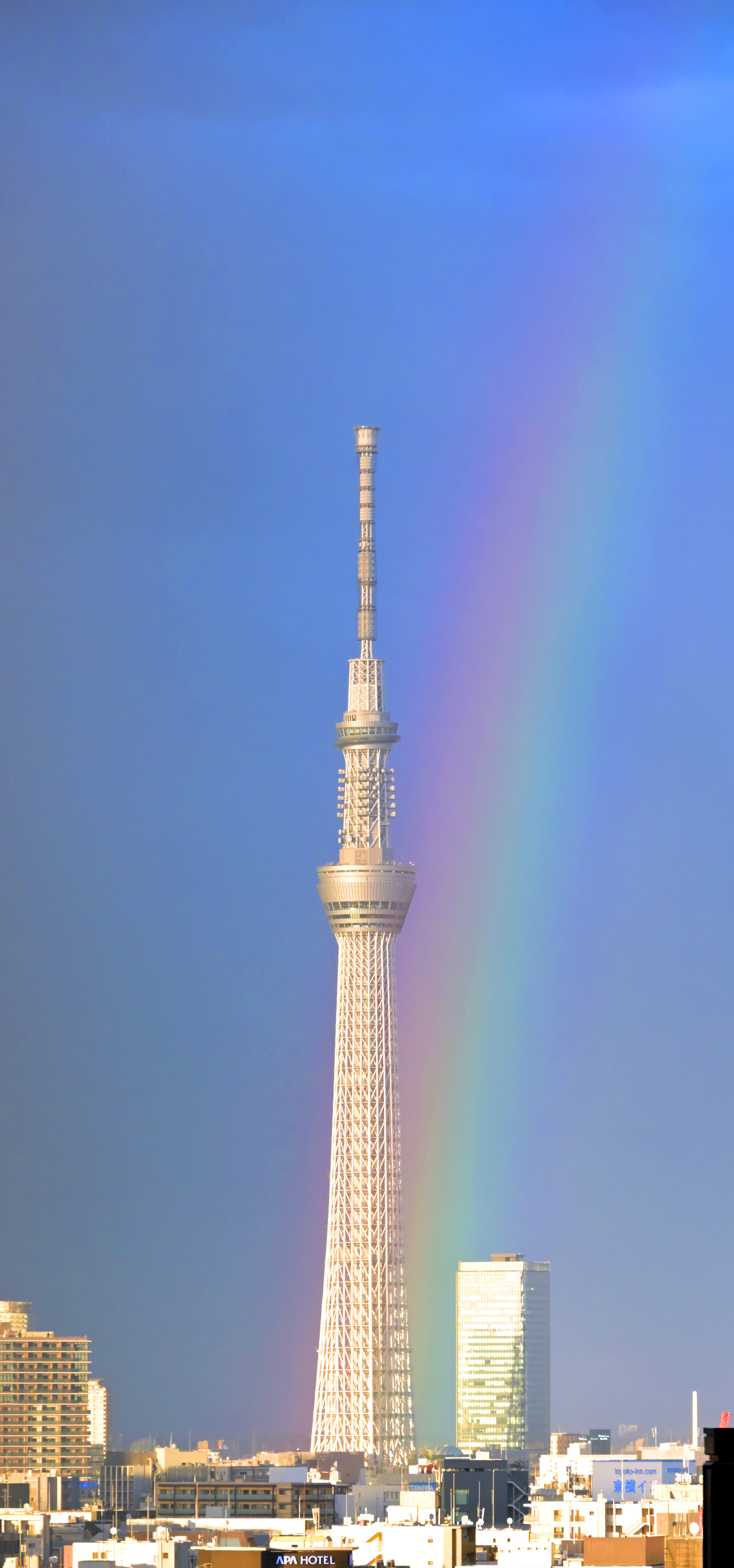 動画】夕焼けに溶け込む虹とスカイツリー 東京・大手町から - 産経ニュース
