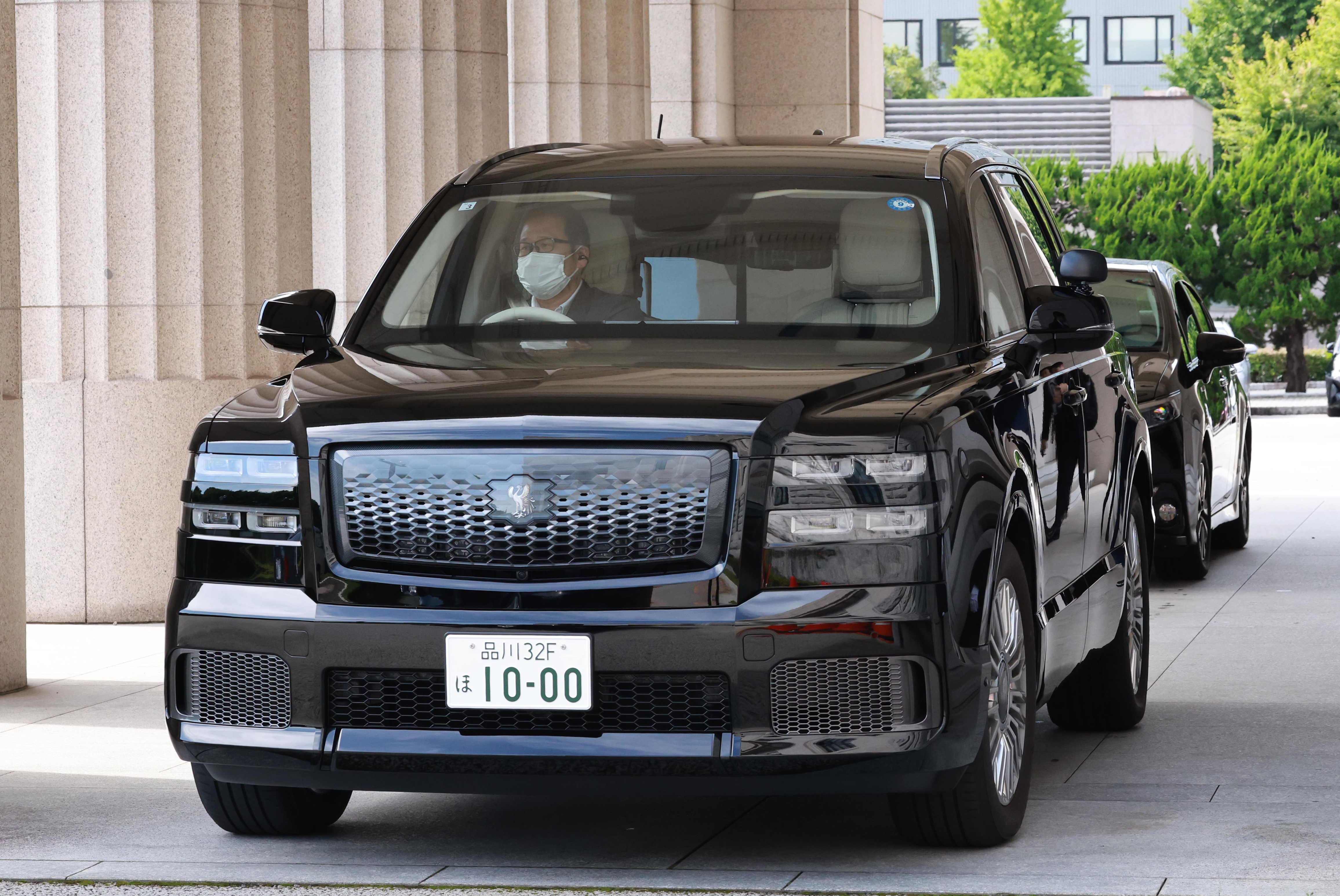 首相専用車、SUVに新調 トヨタの最高級ブランド「センチュリー」新型
