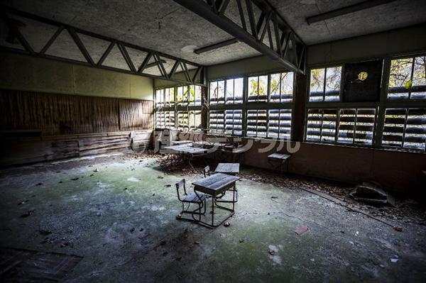 写真集チラ見せ 不気味に朽ち果てた建造物に人はなぜ惹かれるのか 妖しい魅力を存分に 美しい日本の廃墟 1 2ページ 産経ニュース