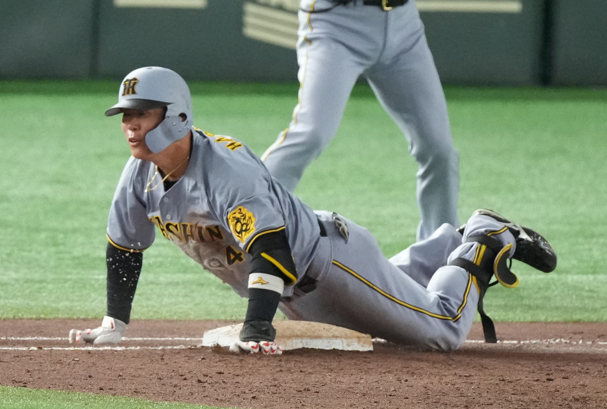 甘口辛口】ヘッスラ初安打も2軍降格の阪神・原口文仁…〝秋風〟と