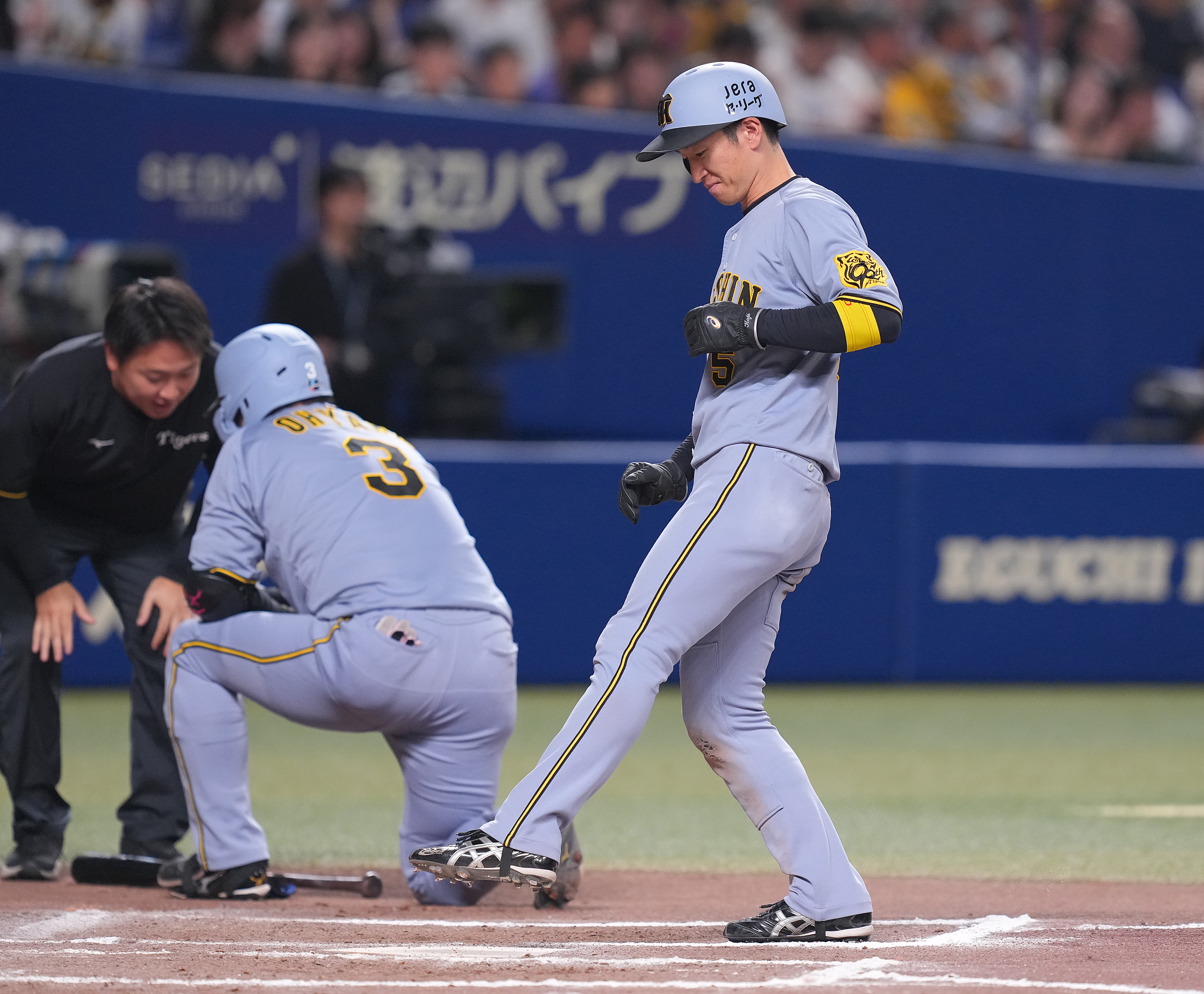 阪神、延長十回に大山悠輔の押し出し死球で決勝点 中日に2連勝でM32