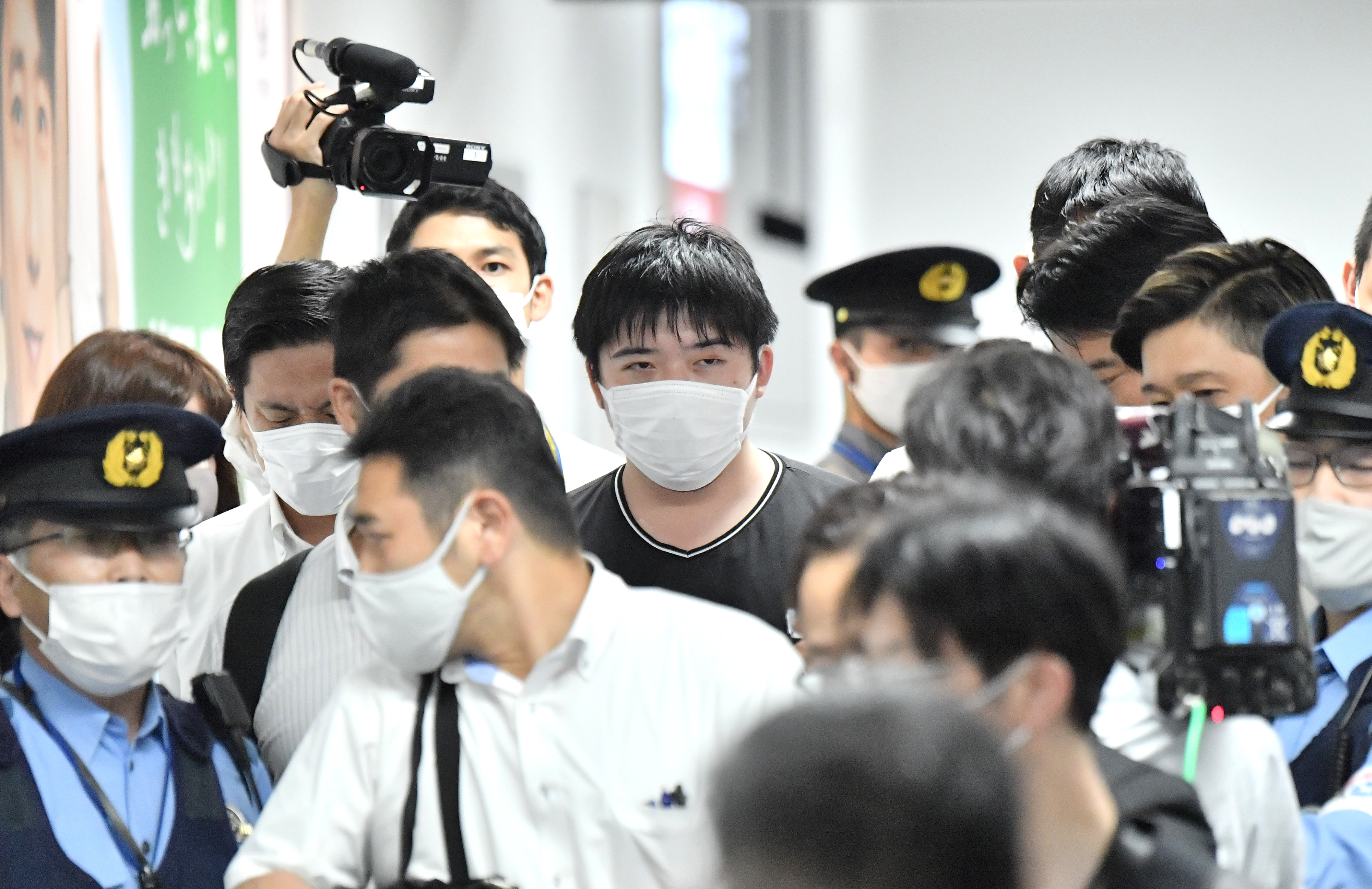 衝撃事件の核心 硫酸事件 スピード逮捕を実現した捜査員の 眼 と 勘 産経ニュース 衝撃事件の核心 硫酸事件 スピード逮捕を実現した捜査員の 眼 と 勘 産経ニュース