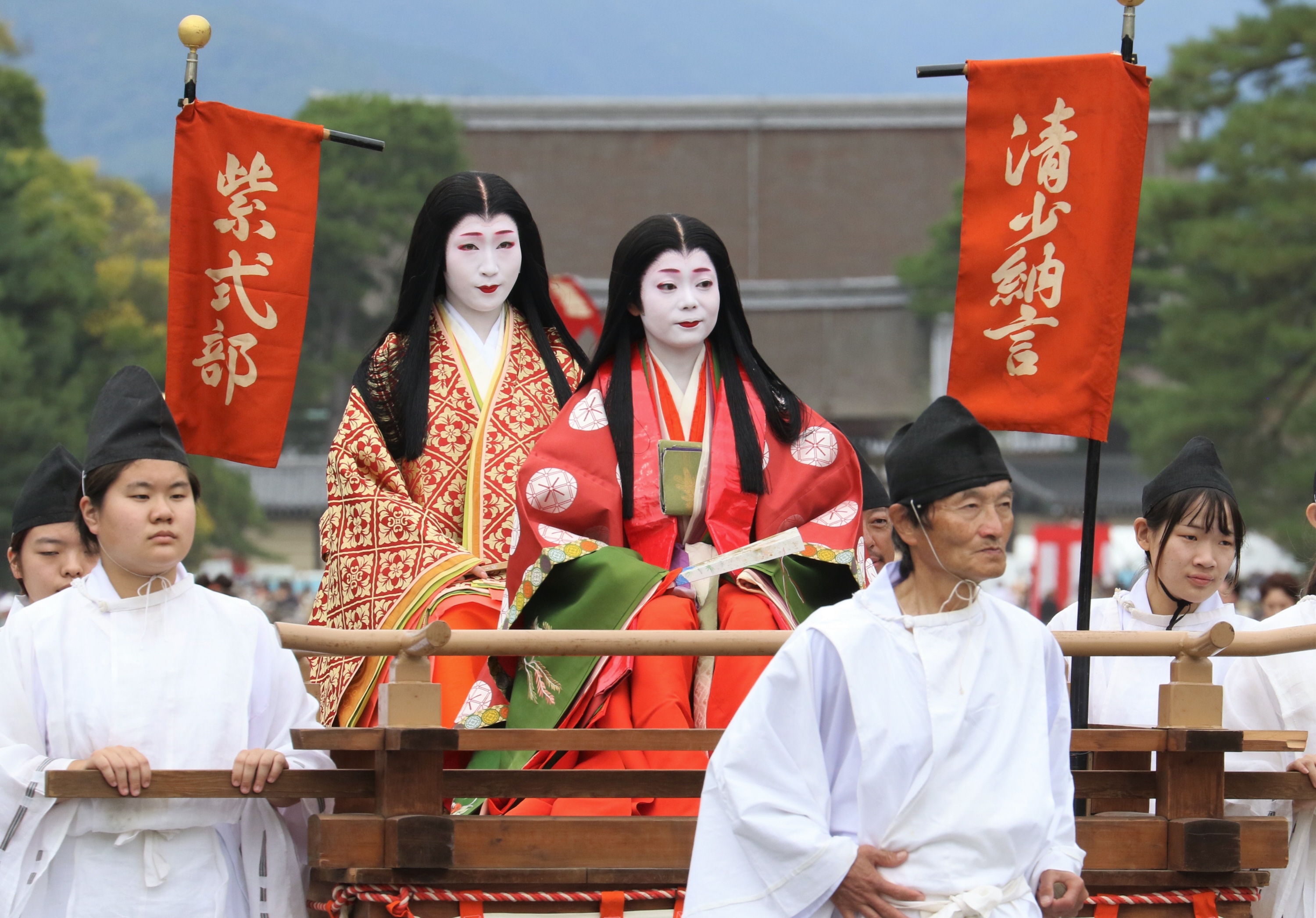 時代祭の式部と少納言は「仲良しどす」 秋の都大路、4万人魅了 - 産経ニュース