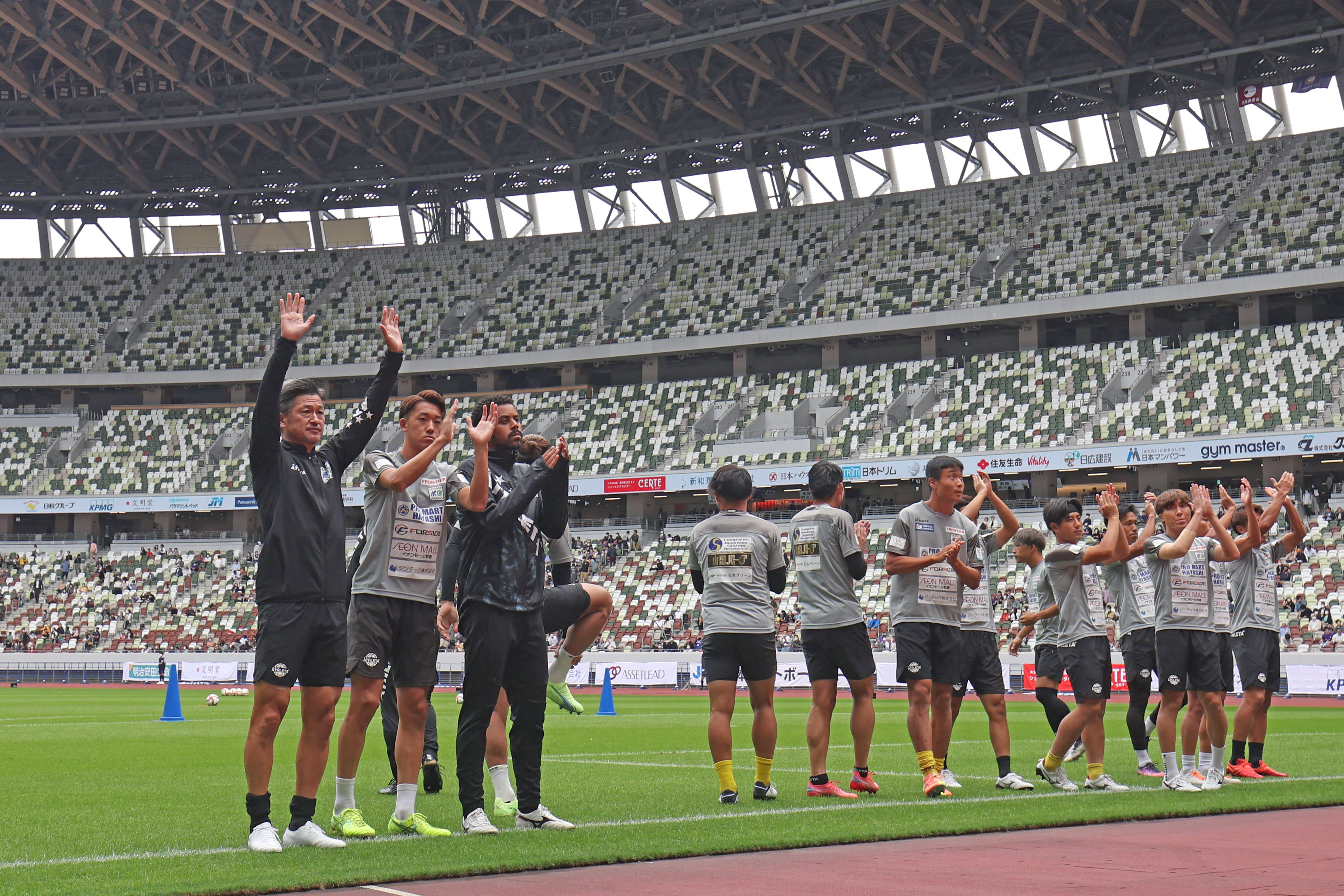 フォト特集】55歳カズ、国立に立つ 11年ぶり - 産経ニュース