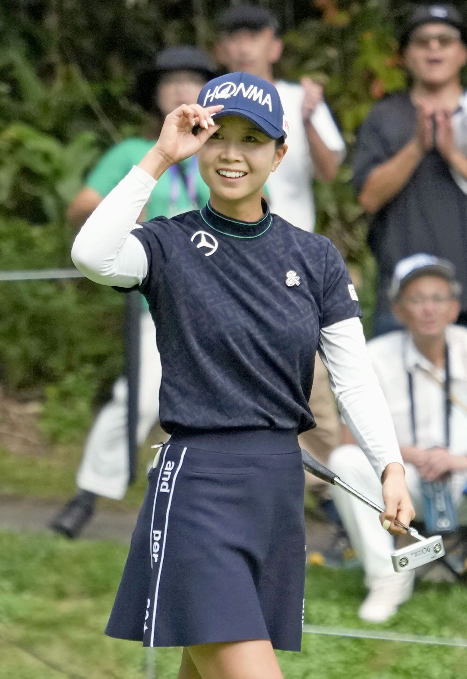 鈴木愛が逆転で今季初V、通算21勝目 女子ゴルフのニトリ・レディース
