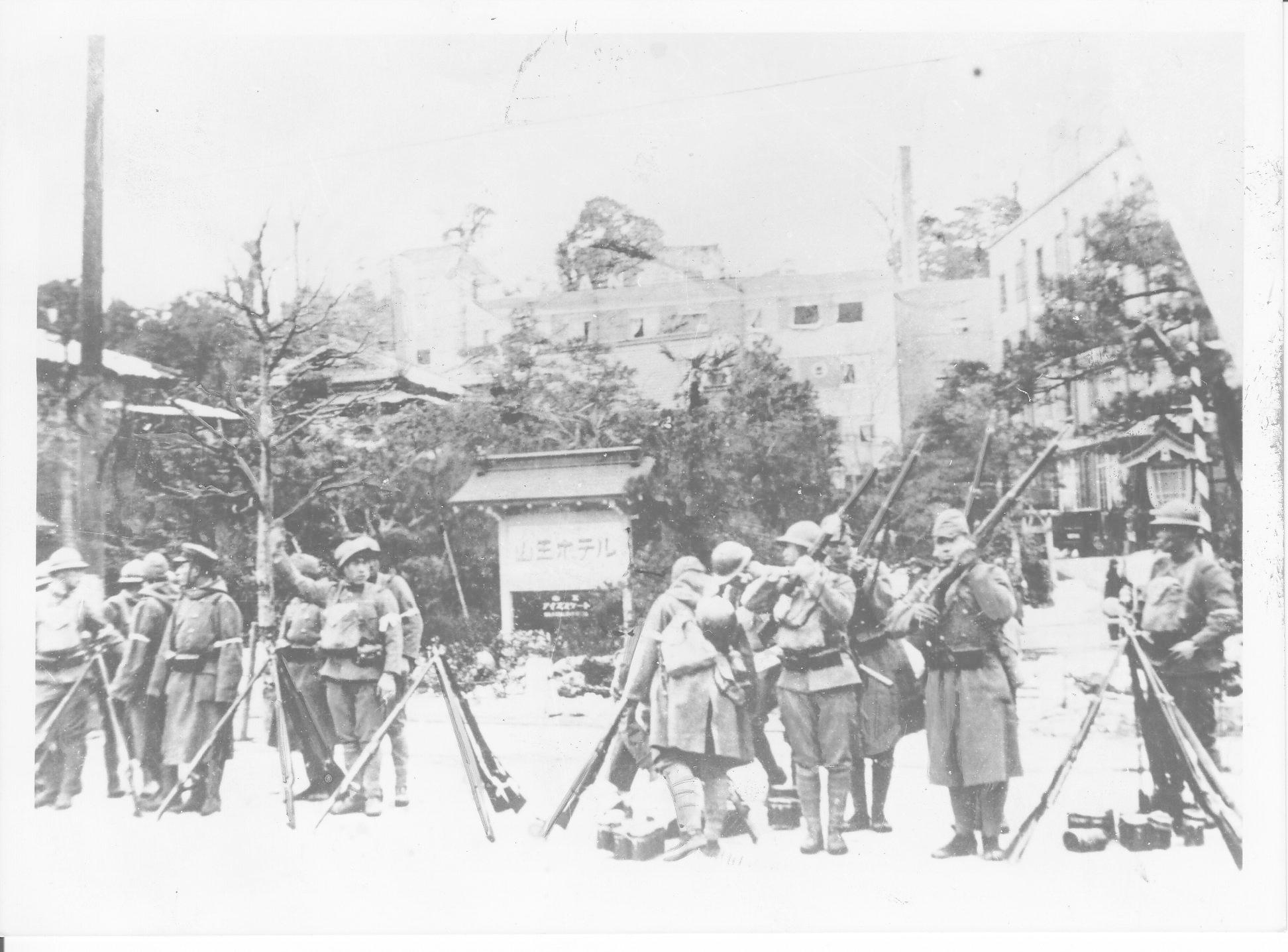 「支那事変」写真　旧家蔵出し、歴史、日中戦争、孤本、入手困難、研究文献、中華民国 光輝」支那事変出征記念写真帖 旧家蔵出し、歴史、日中戦争