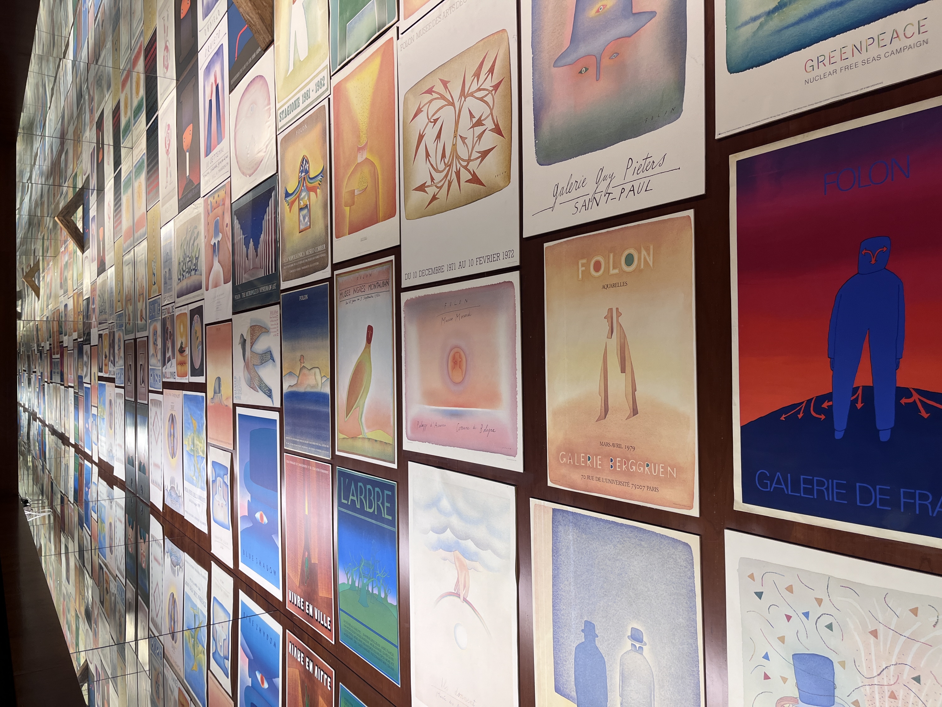 絵を描くことが好きだった少年時代、疎開していた美しい湖のほとりで