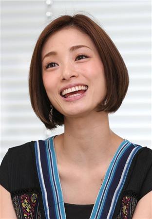 上戸彩 ソフトバンク日本一へお父さんと 一緒に応援しています サンスポ