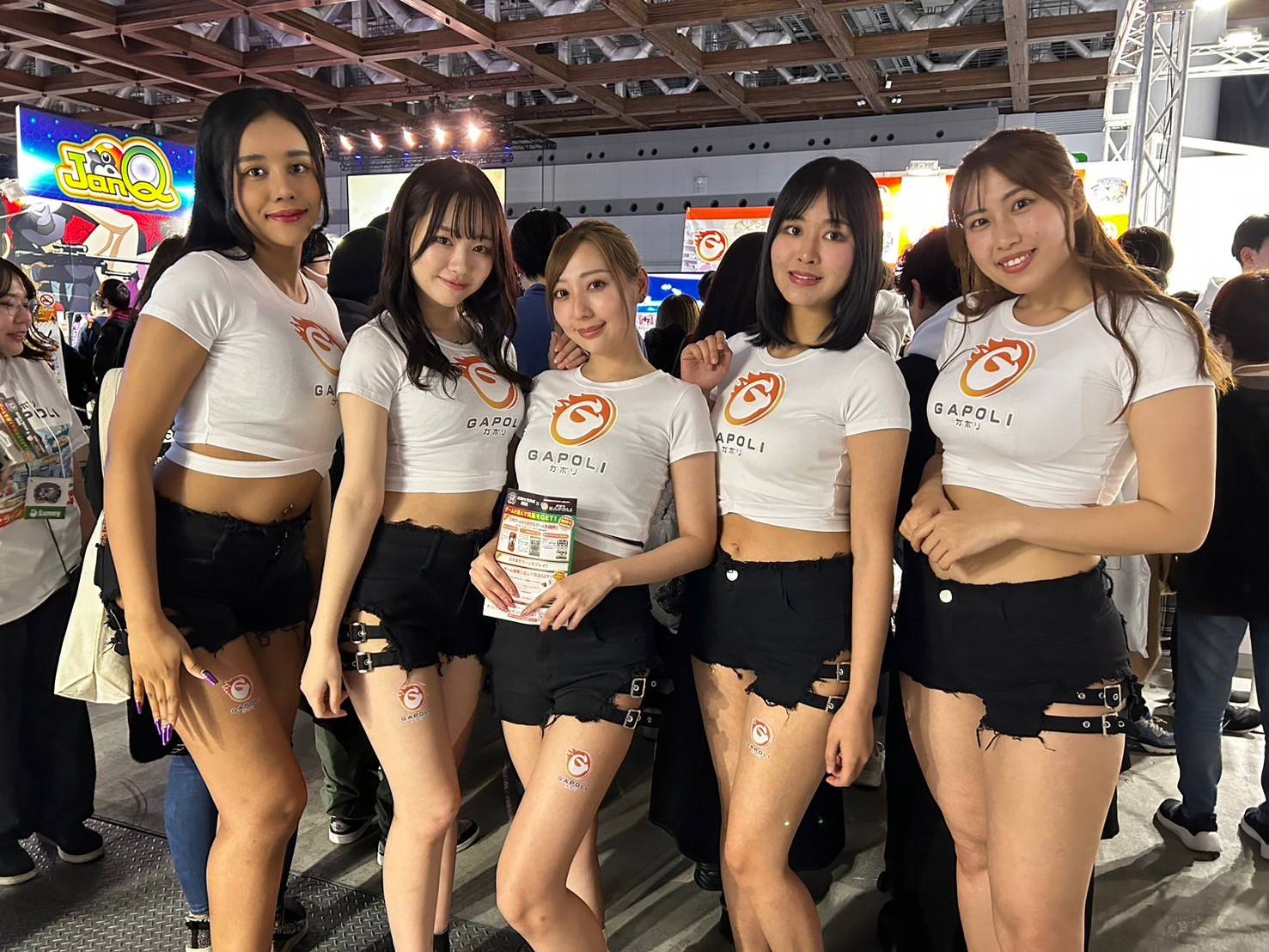 サンスポGoGoクイーンの水沢まい、福永まやらリップガールズが