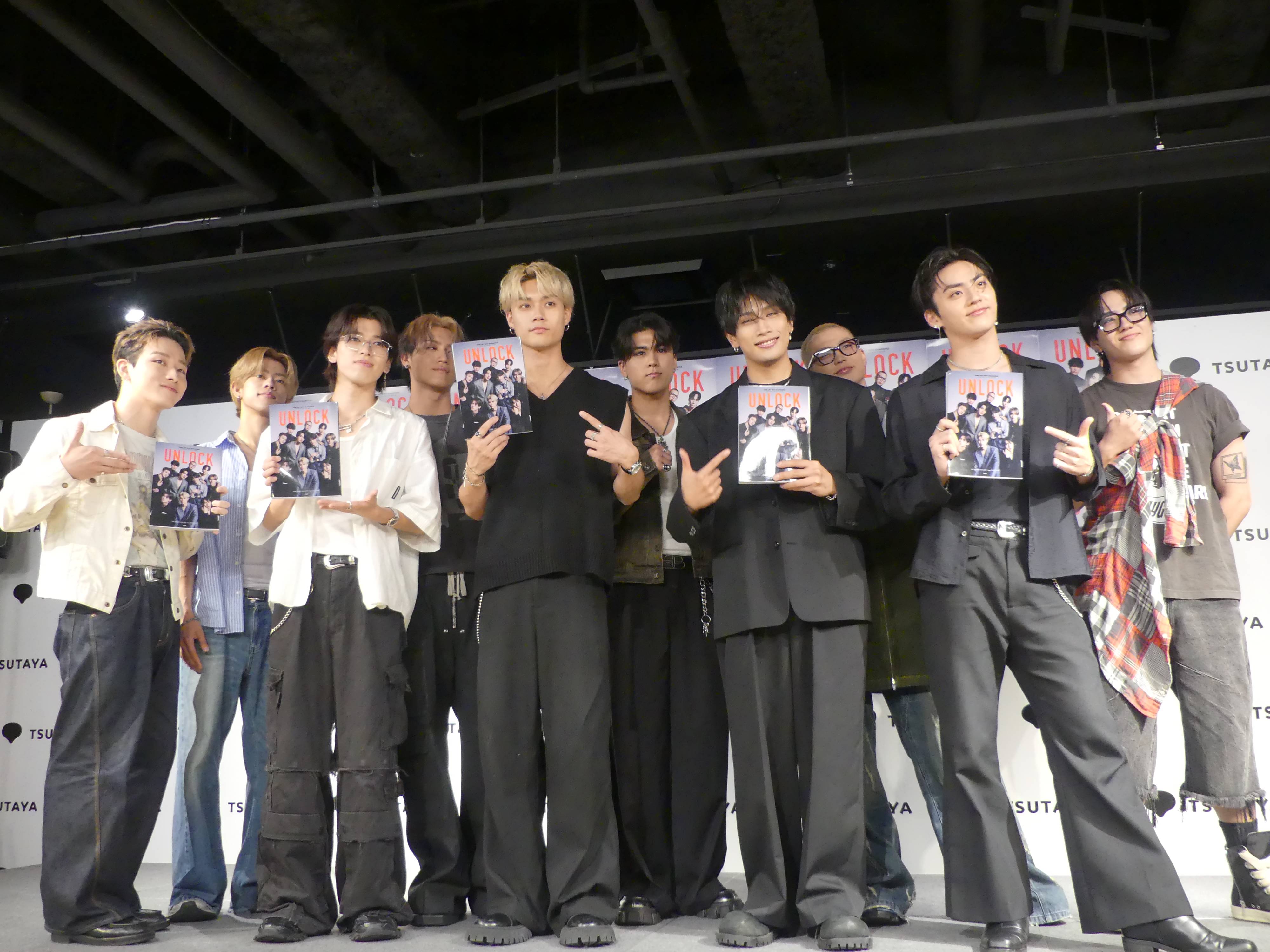 THE JET BOY BANGERZ、初のアーティストブックの点数は99点 SHOW「今後