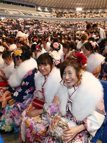 成人式 横浜アリーナで国内最大 式典 ２万３千人が参加 産経ニュース