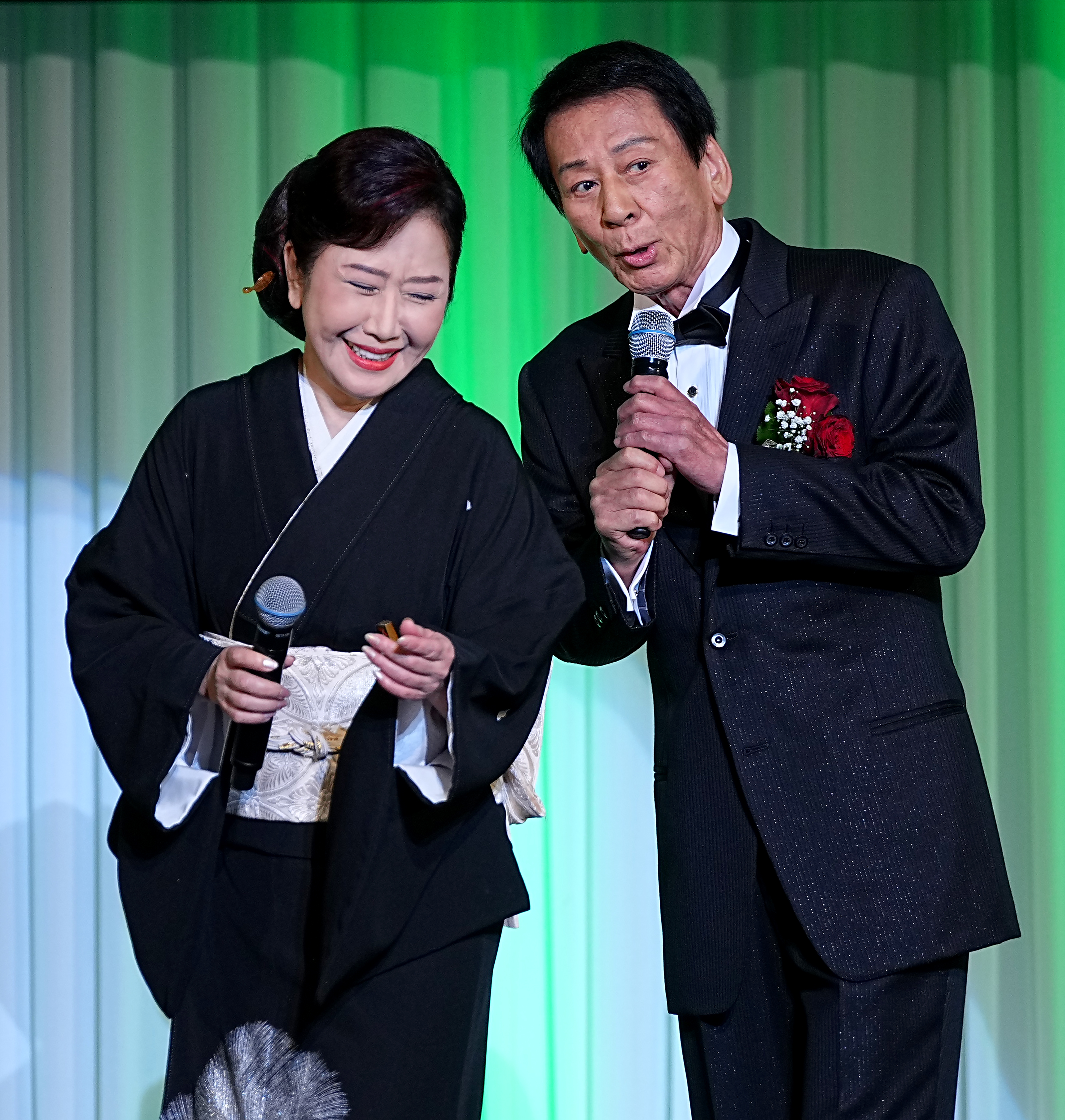 杉良太郎が感極まって涙「自分で芸磨く」 『芸能生活60年・福祉活動65