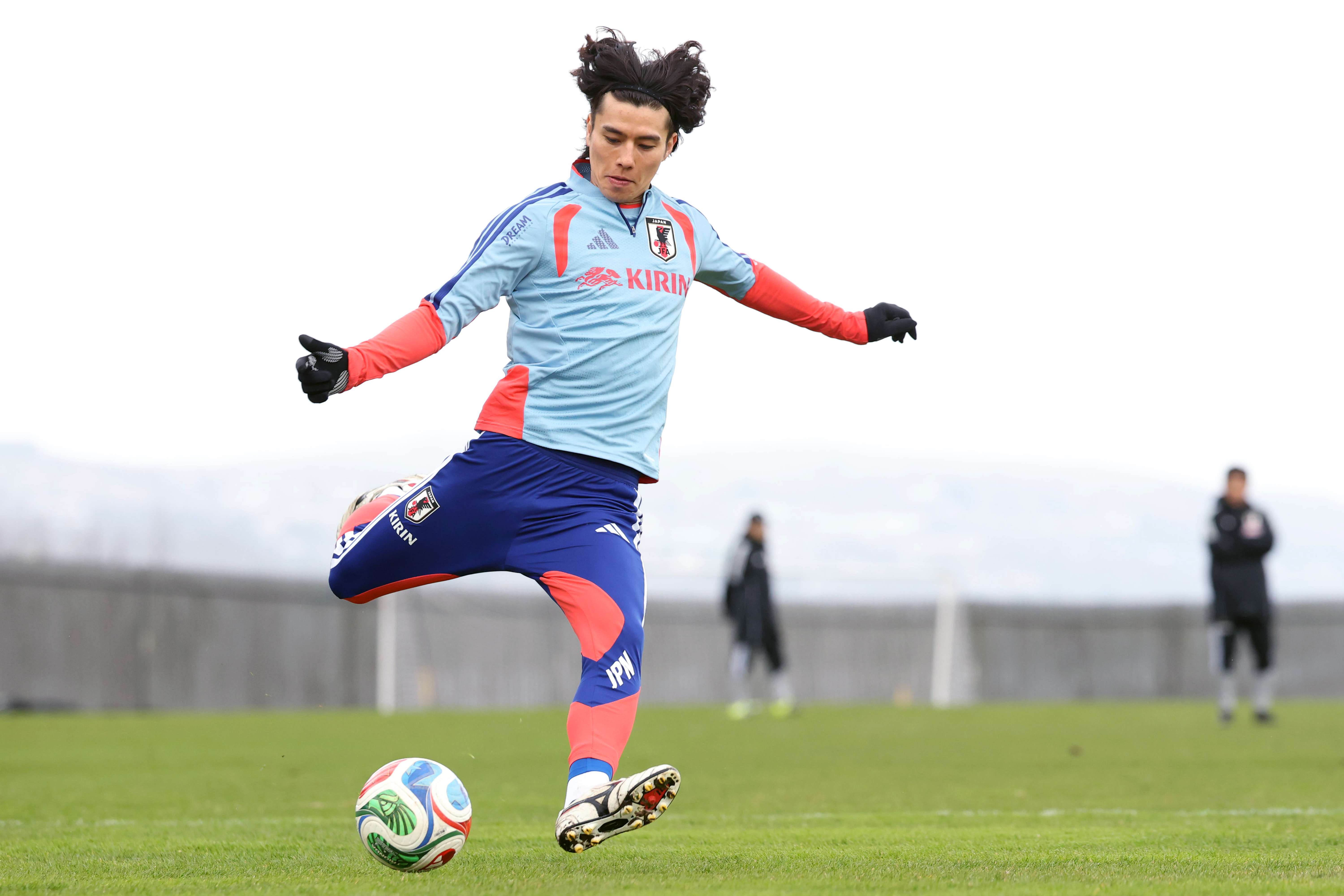 リーズ田中碧は終盤まで出場 チームは引き分け、サッカーの英プレミア