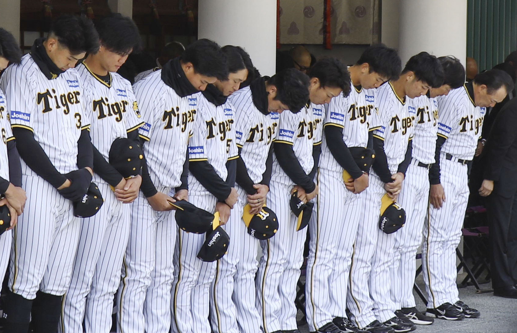 まとめ買い歓迎 阪神タイガース 5 近本光司 沖縄キャンプ宜野座 春季