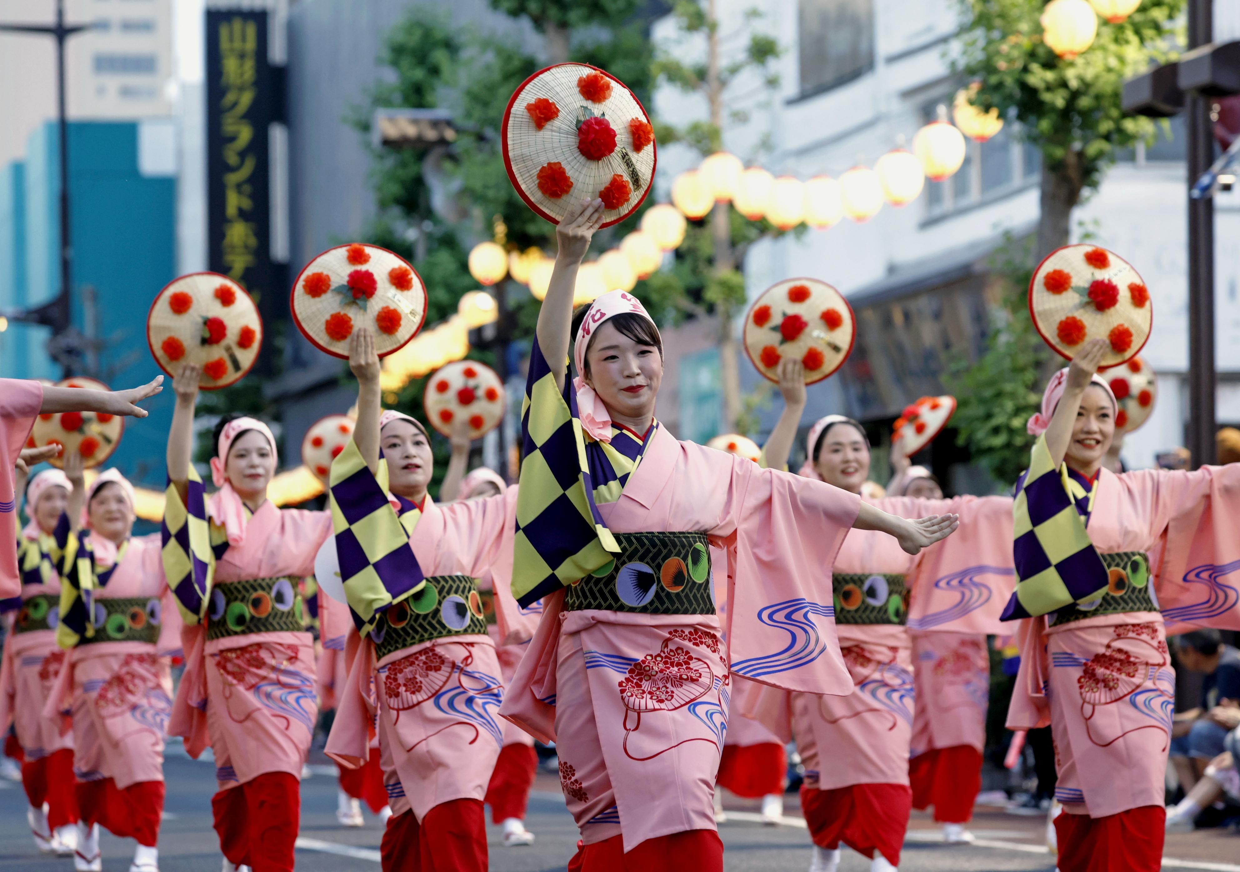 山形「ミス花笠」婚姻歴不問に 夏祭りPR役、名称は維持 浴衣は女性用で