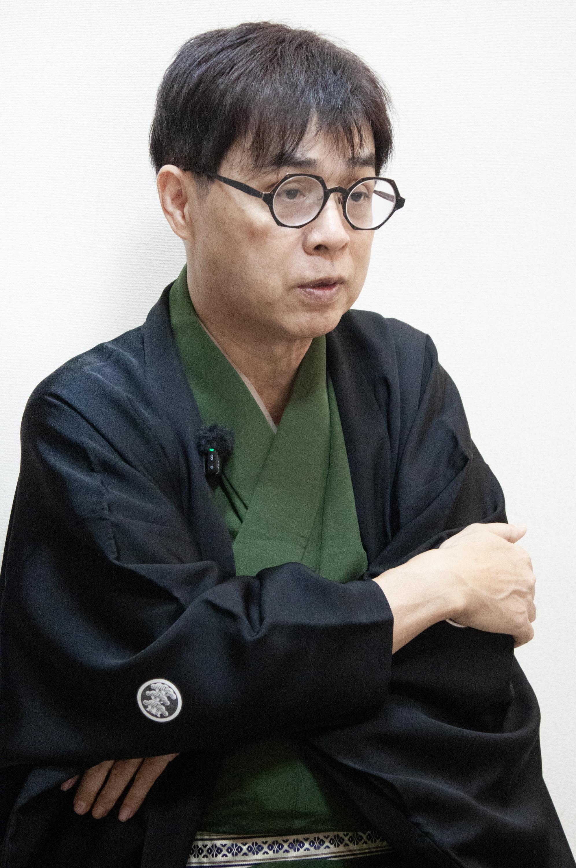 有馬 哲夫