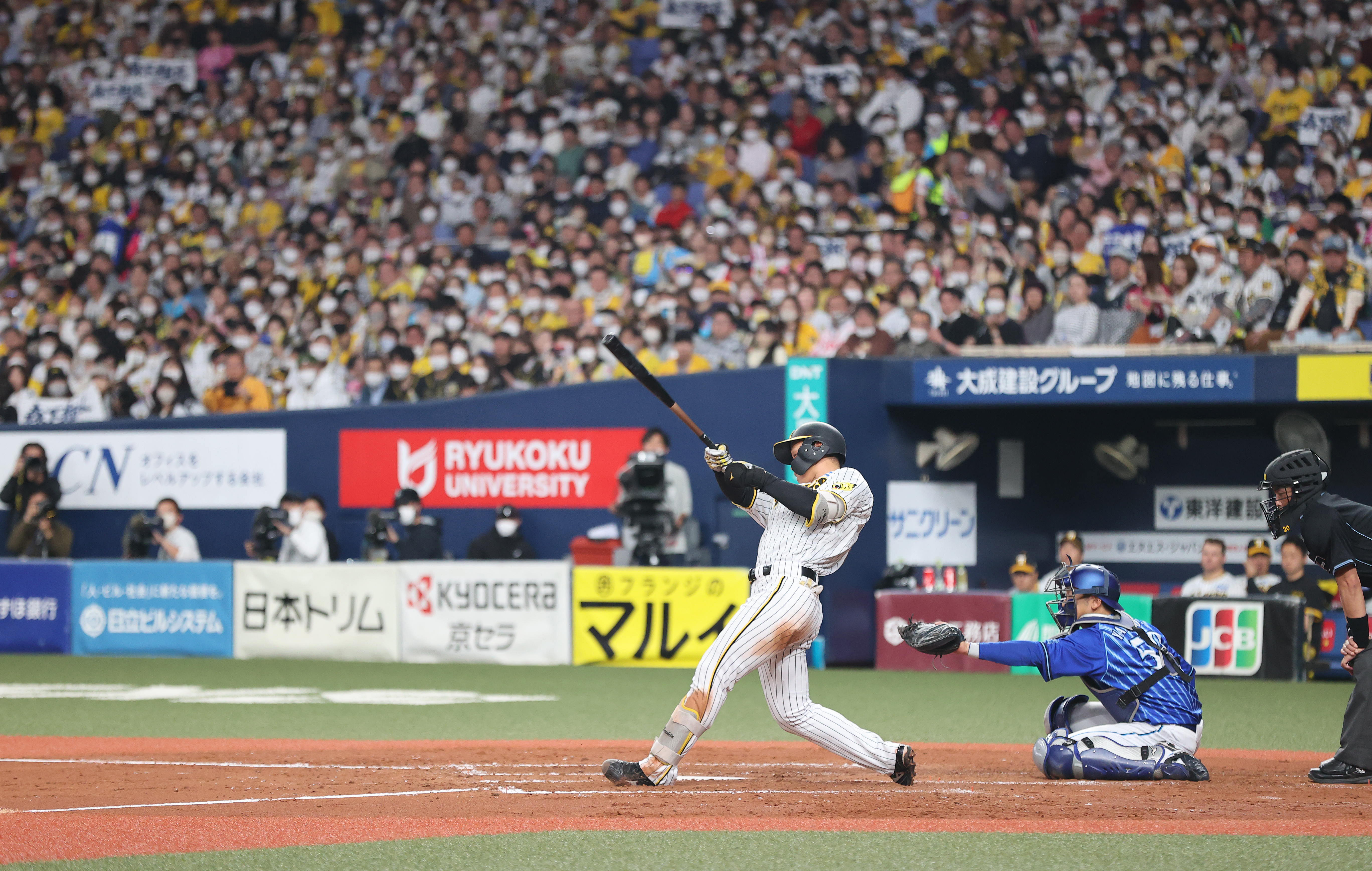 阪神D1位・森下翔太、2安打2打点で初のお立ち台に「最高でぇぇ～す