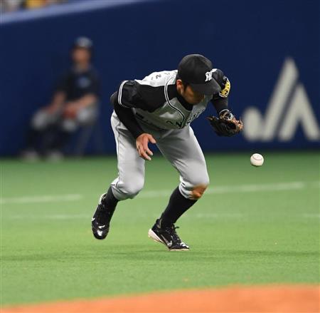 阪神、鳥谷の痛恨ファンブルでサヨナラ負け 3連勝逃して3位後退
