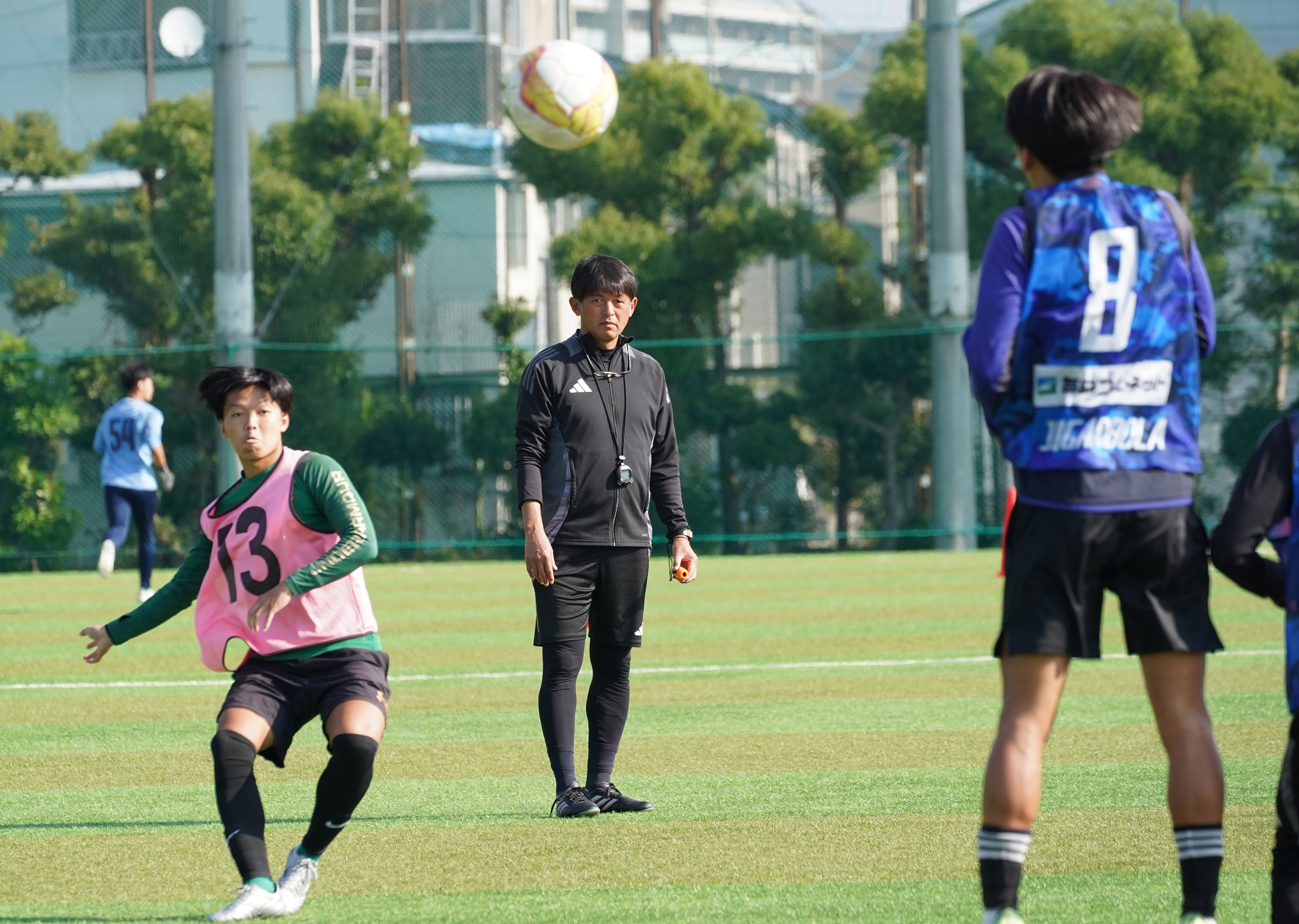 大阪学院大学サッカー　ジャージ、ユニフォーム 西野イズム」を継承する大阪学院大・実好礼忠監督 Jリーガー生む「量質
