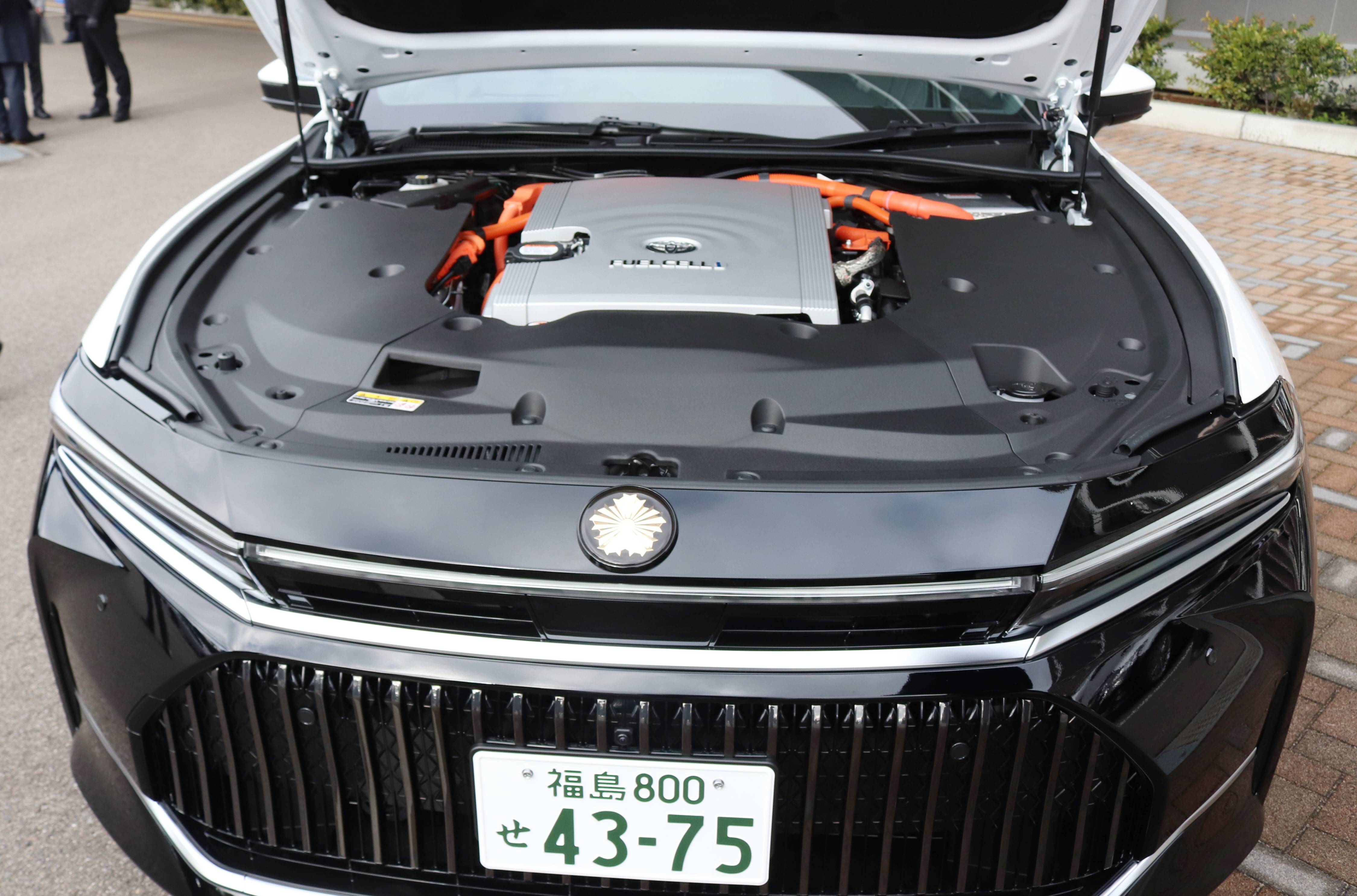 全国初、燃料電池車「クラウンFCEV」のパトカー登場 福島県警が交通