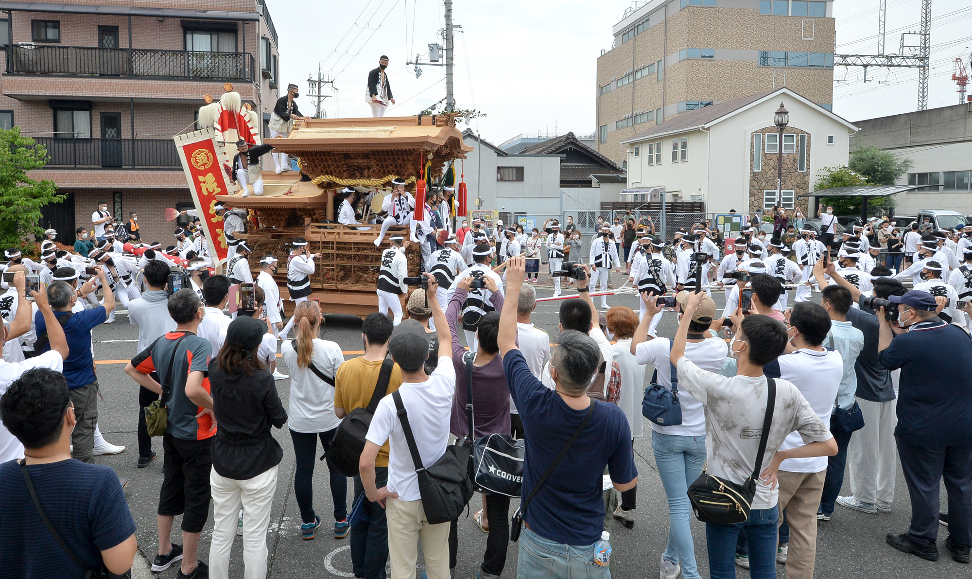 動画】岸和田だんじり祭入魂式 沿道に大勢の見物客 - 産経ニュース