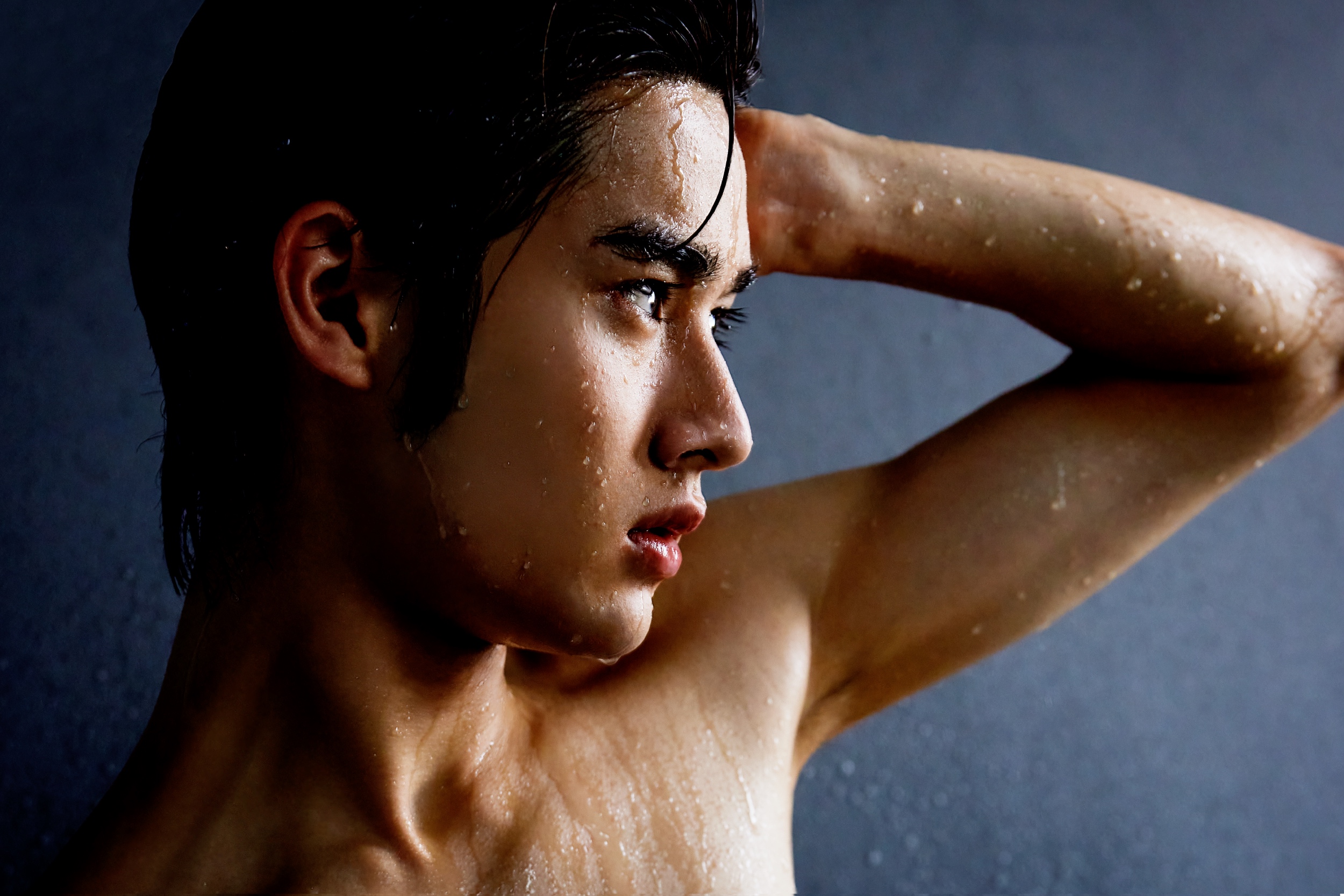藤岡 真 威 人